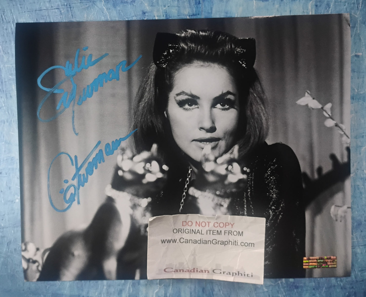 Julie Newmar Hand Signed Autograph 8x10 Photo COA Catwoman