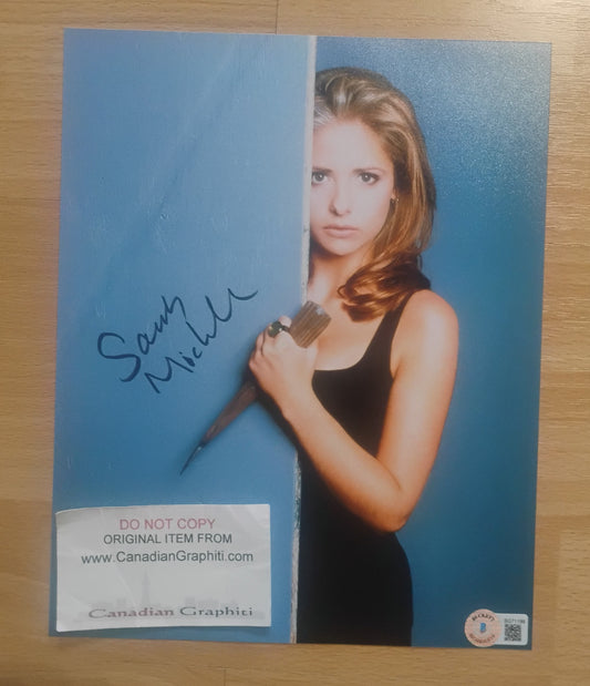 Sarah Michelle Gellar Hand Signed Autograph 8x10 Photo BAS COA