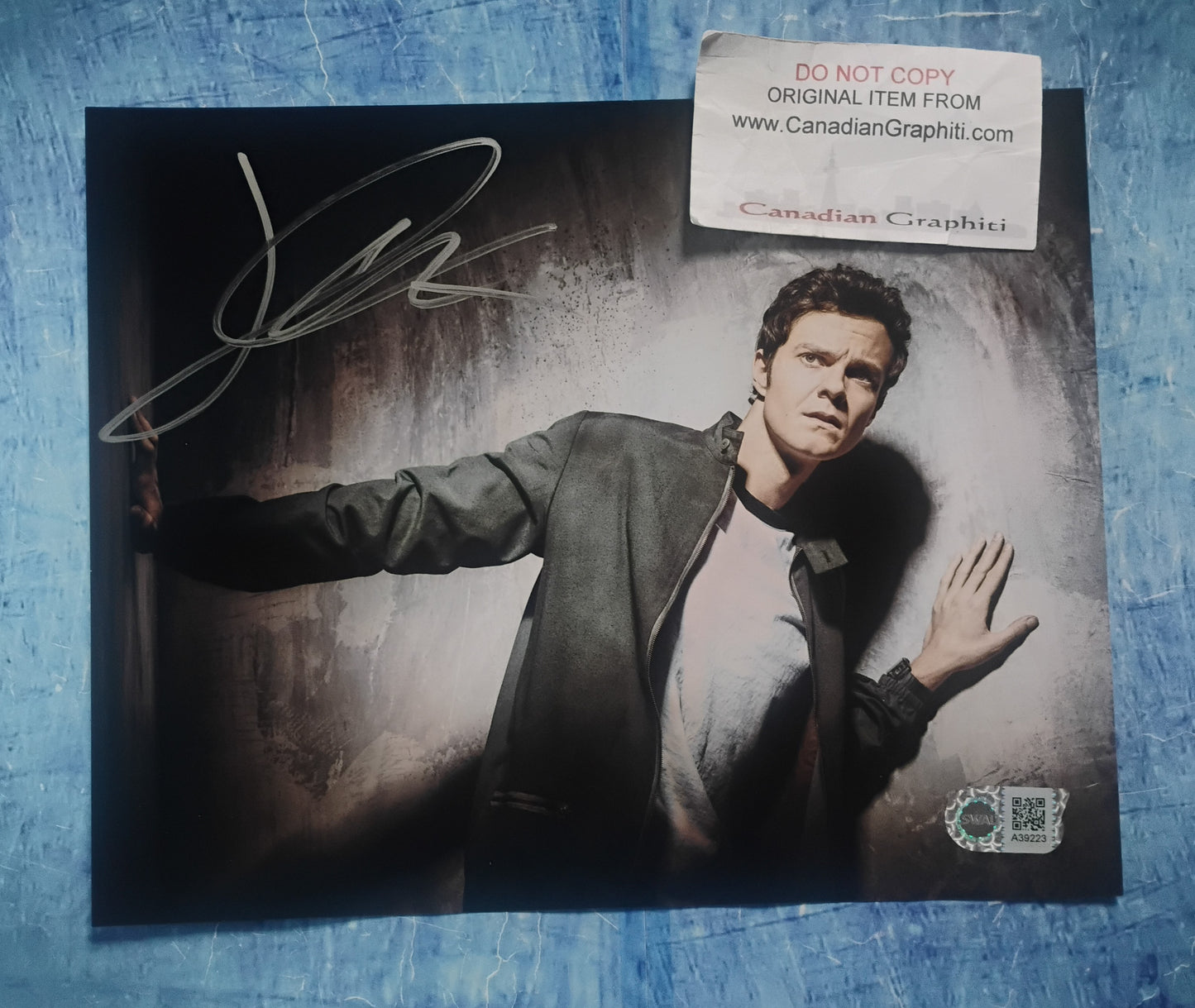 Jack Quaid Hand Signed Autograph 8x10 Photo SWAU COA