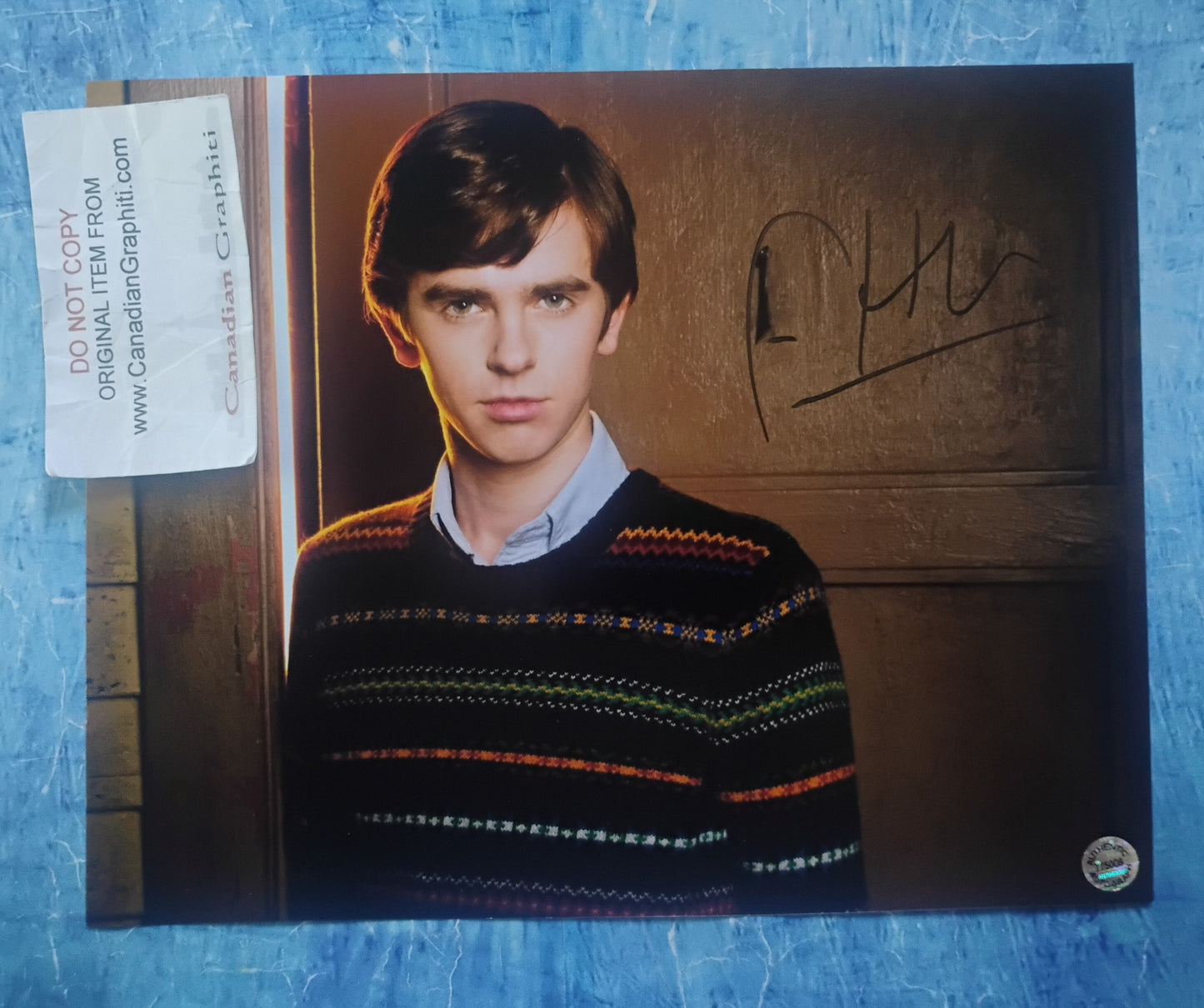 Freddie Highmore Hand Signed Autograph 8x10 Photo COA