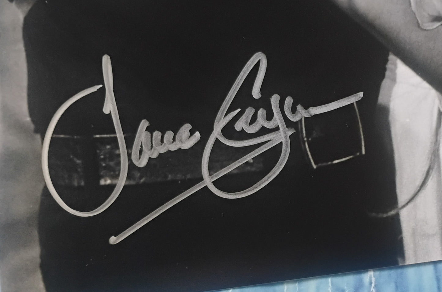 Jane Seymour Hand Signed Autograph 8x10 Photo JSA COA James Bond
