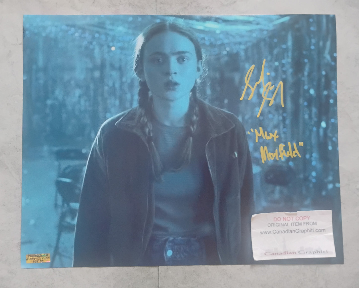 Sadie Sink Hand Signed Autograph 11x14 Photo COA Stranger Things