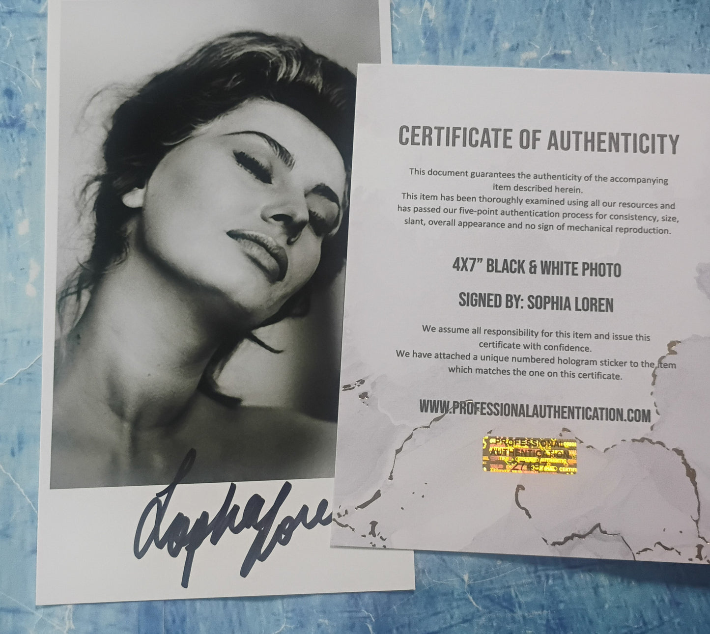 Sophia Loren Hand Signed Autograph Photo COA