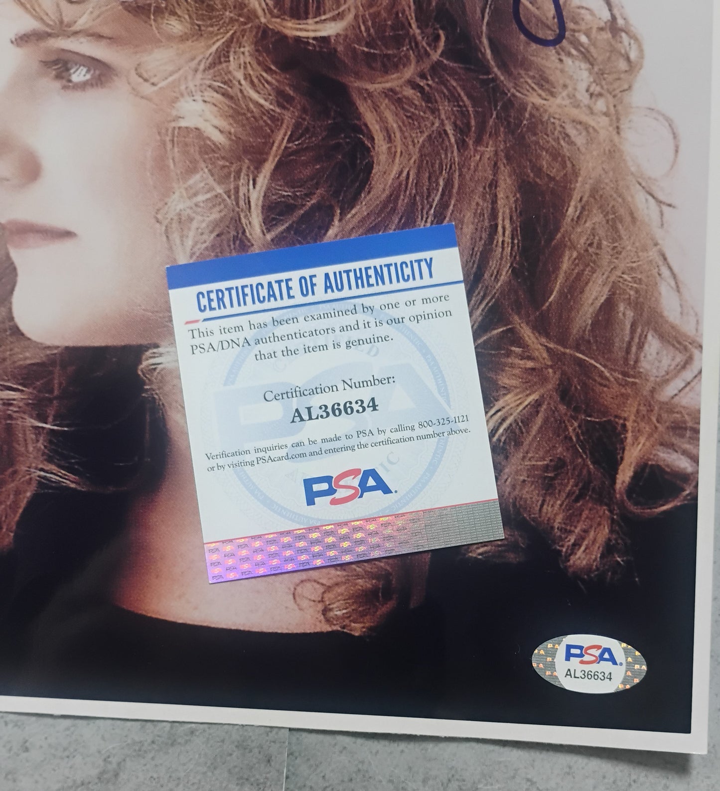 Trisha Yearwood Hand Signed Autograph 8x10 Photo PSA COA