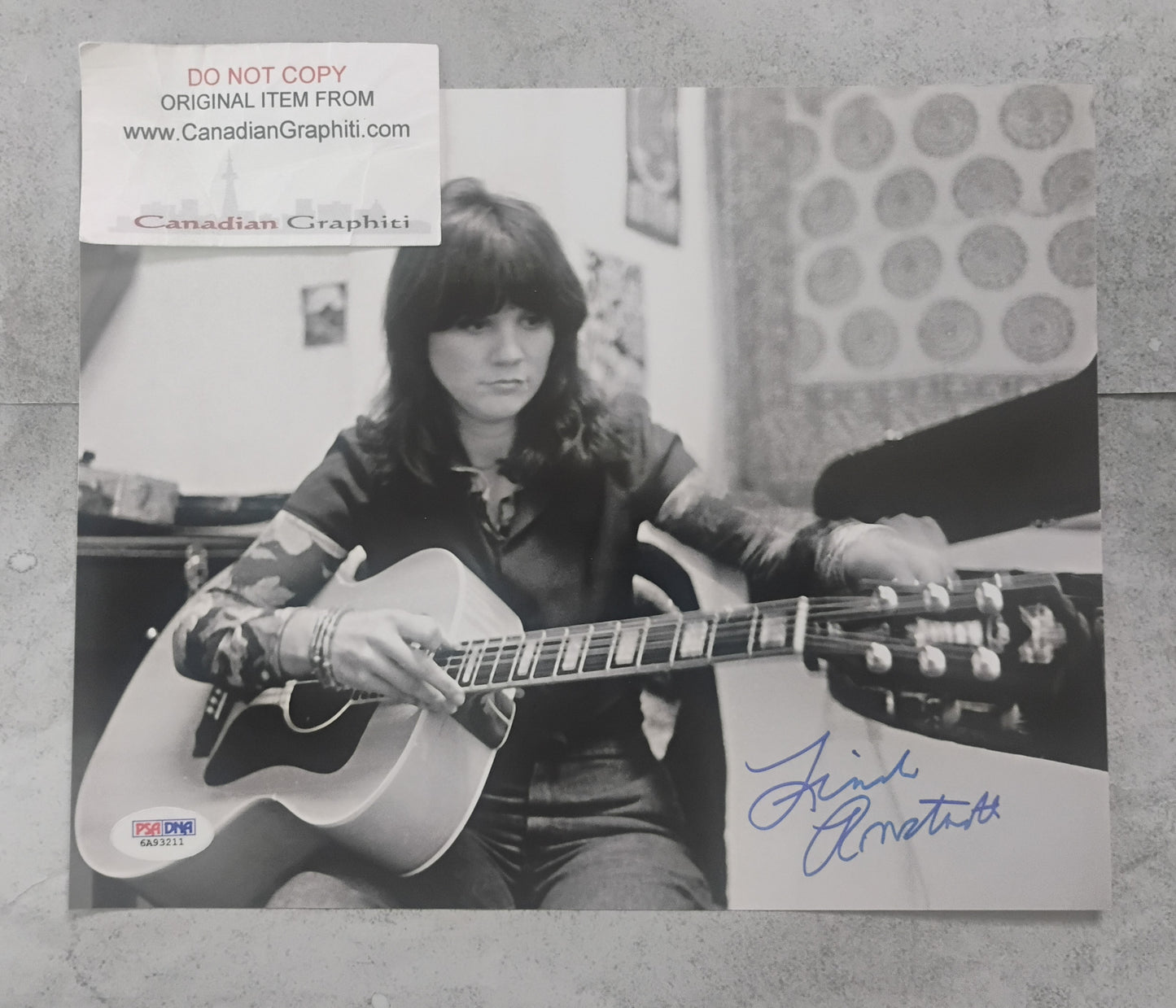Linda Ronstadt Hand Signed Autograph 8x10 Photo PSA COA