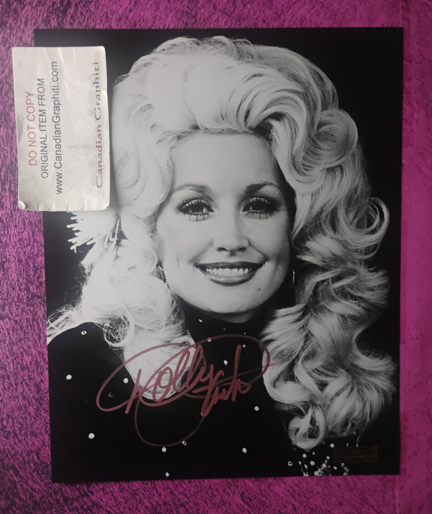 Dolly Parton Hand Signed Autograph 8x10 Photo COA