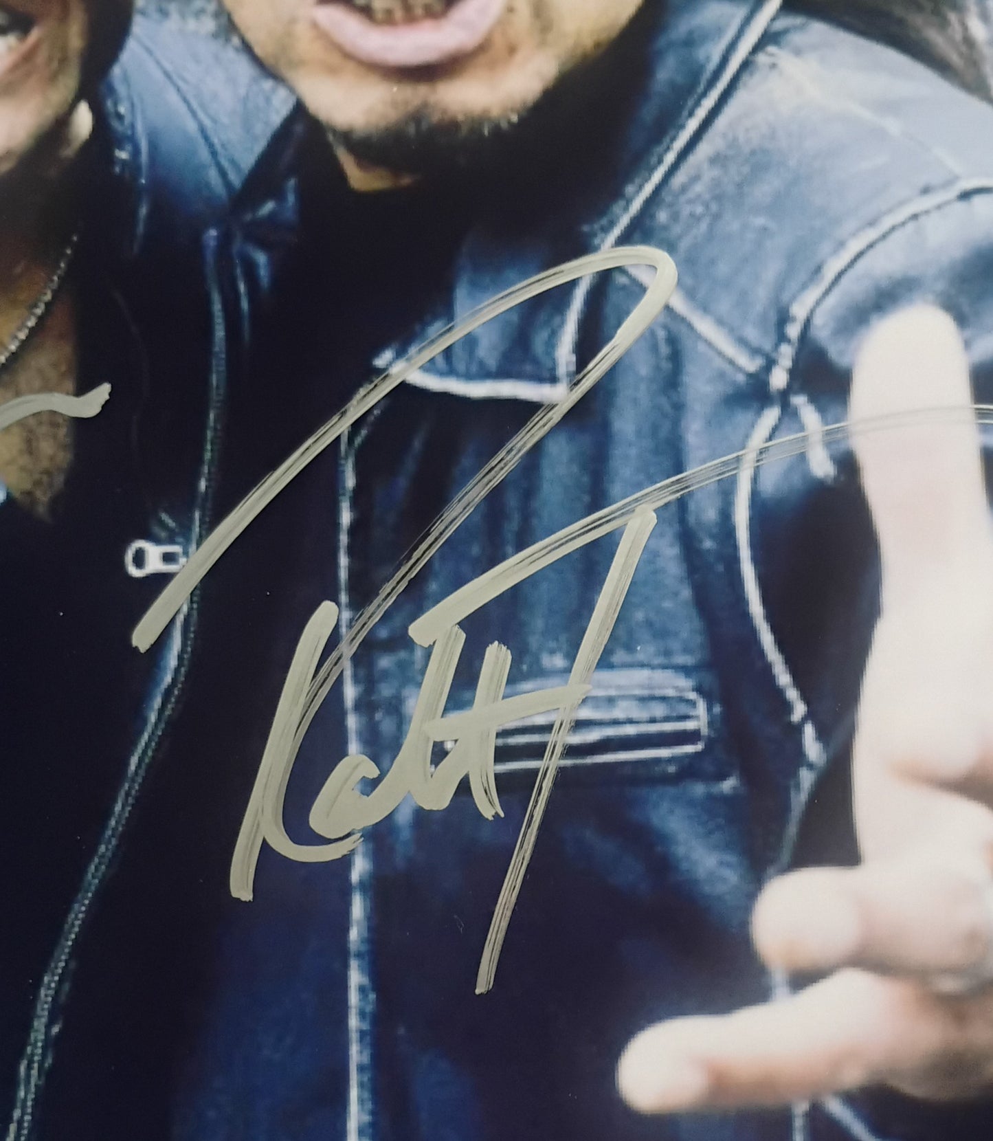 Metallica Hand Signed Autograph 8x10 Photo COA James Hetfield, Kirk Hammett, Robert Trujillo & Lars Ulrich