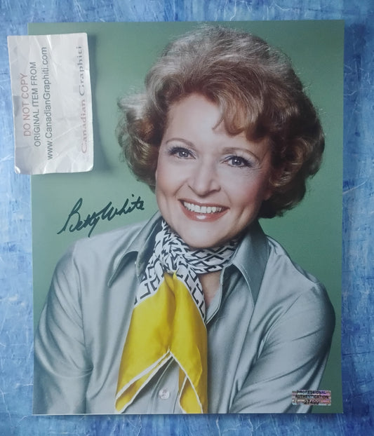 Betty White Hand Signed Autograph 8x10 Photo COA