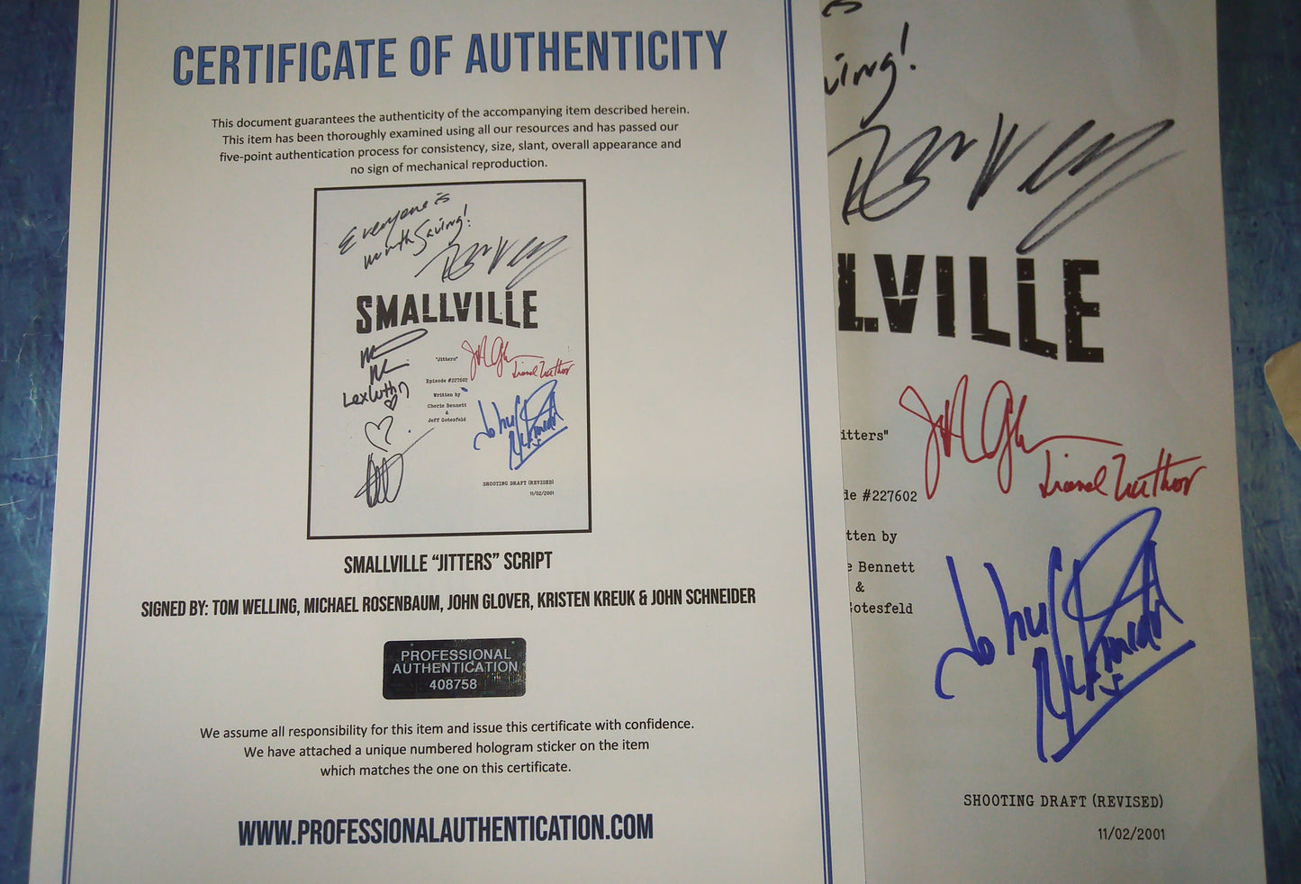 Smallville 5x Cast Hand Signed Autograph Script COA Tom Welling