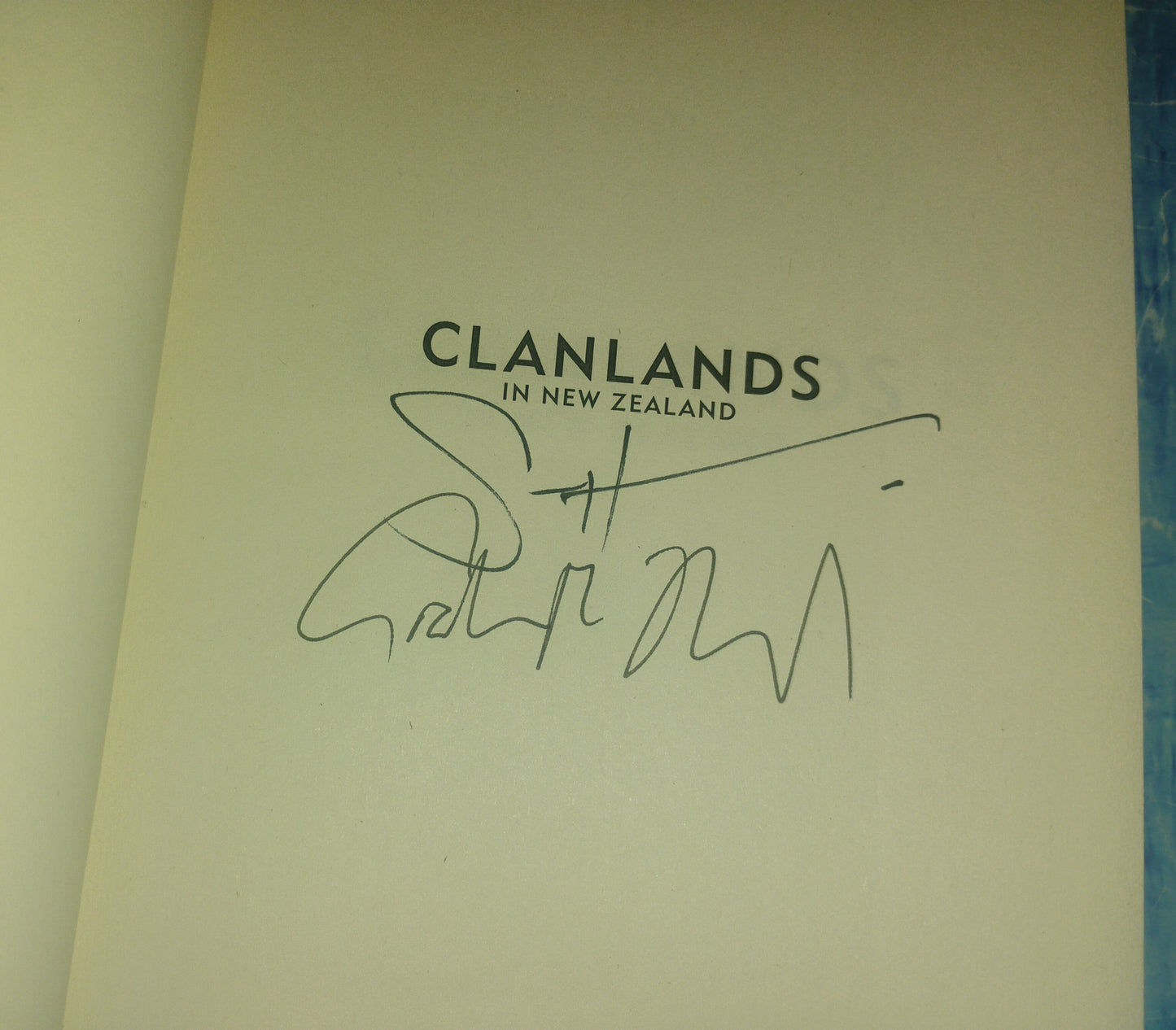 Sam Heughan & Graham McTavish Hand Signed Autograph Clanlands Book JSA COA Outlander