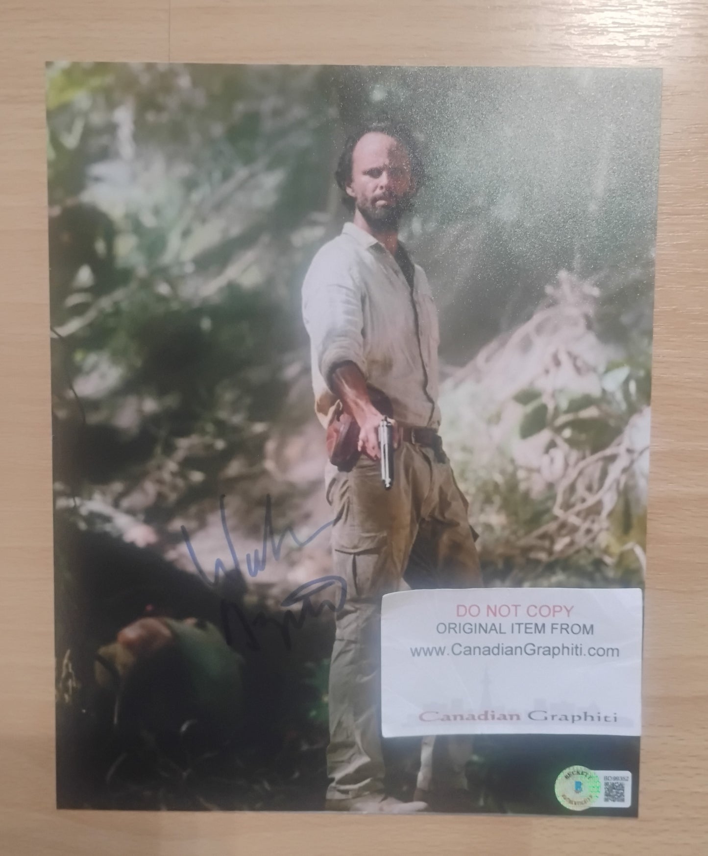 Walton Goggins Hand Signed Autograph 8x10 Photo BAS COA