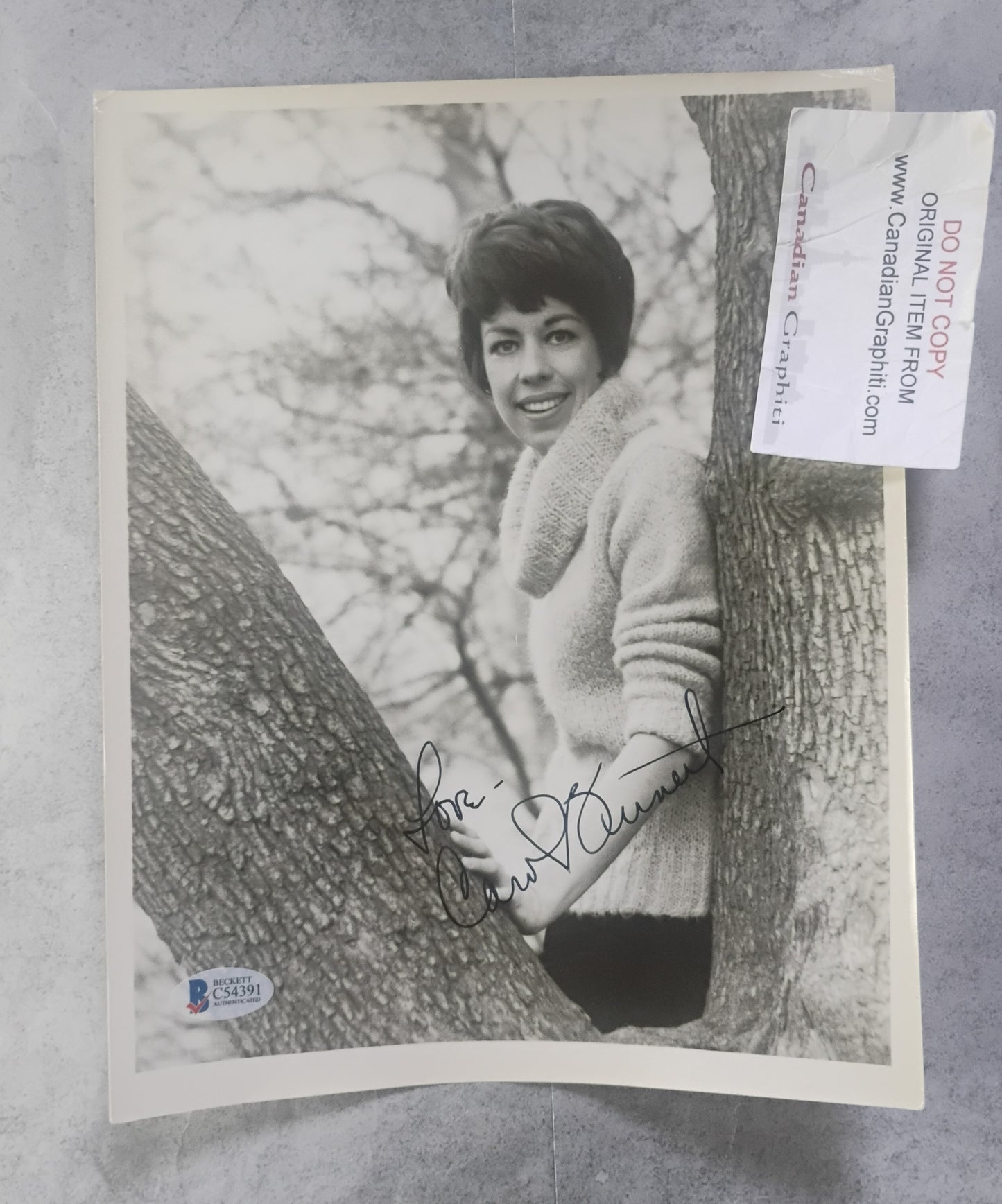 Carol Burnett Hand Signed Autograph 8x10 Photo BAS COA
