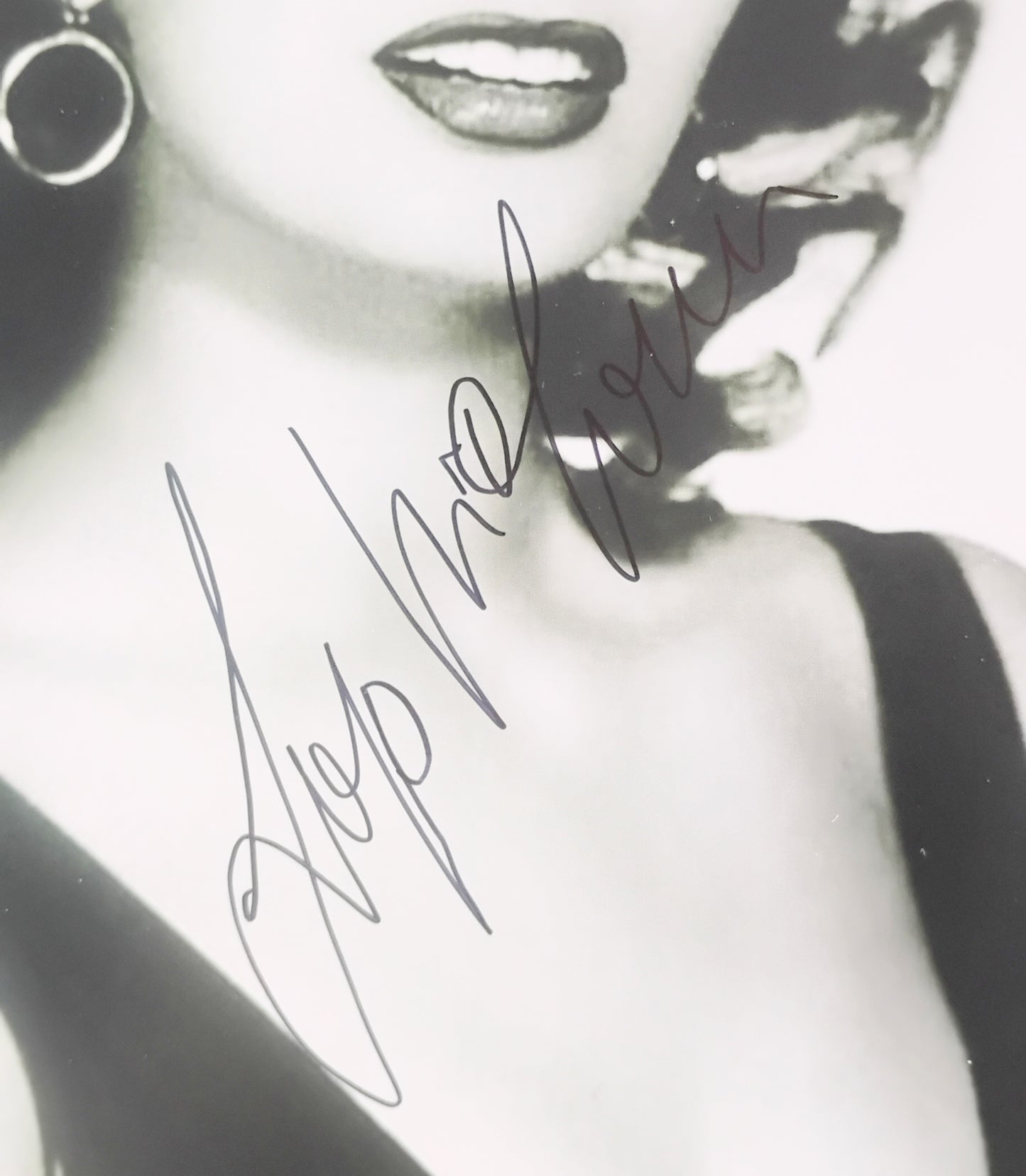 Sophia Loren Hand Signed Autograph 8x10 Photo BAS COA