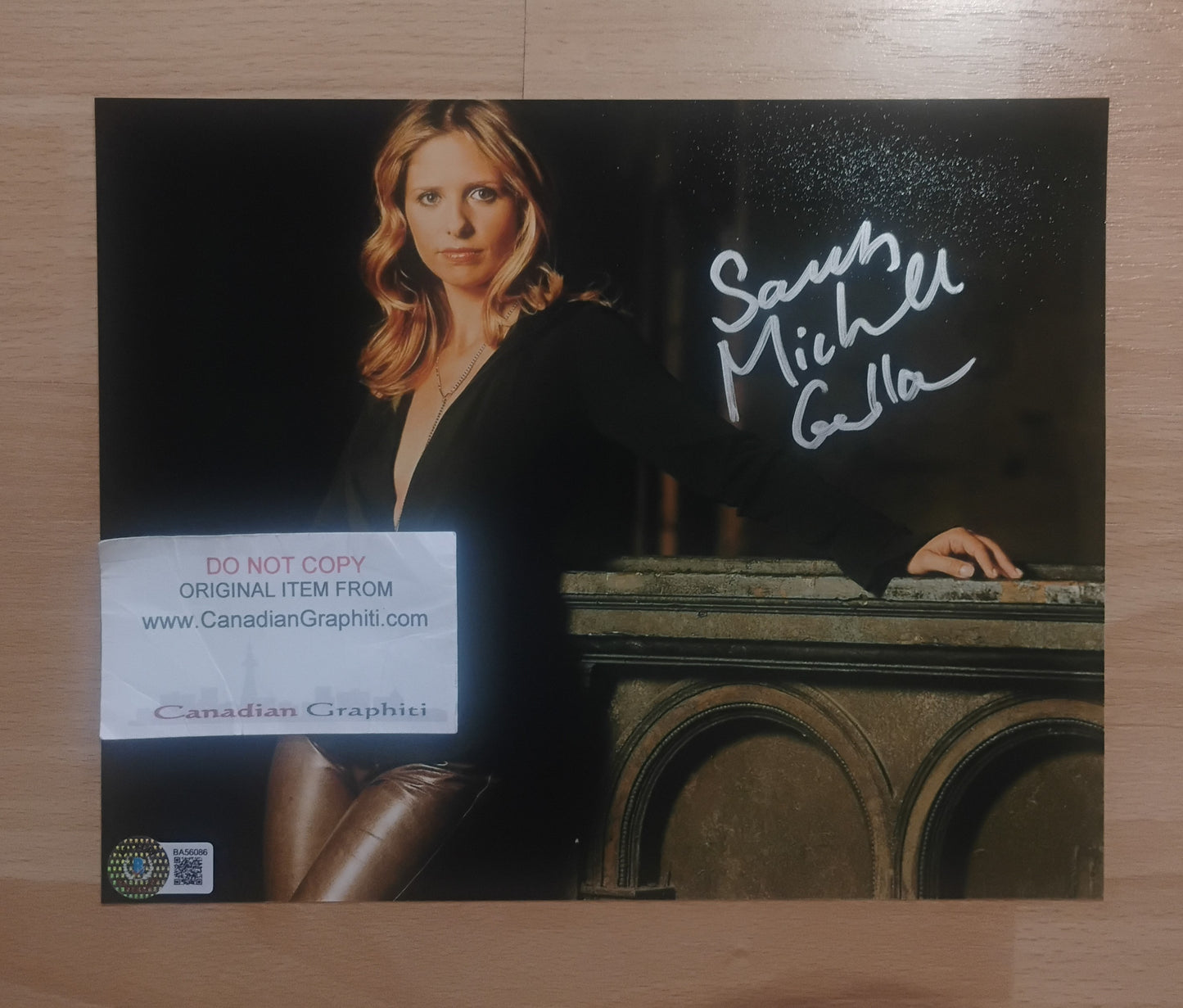 Sarah Michelle Gellar Hand Signed Autograph 8x10 Photo BAS COA