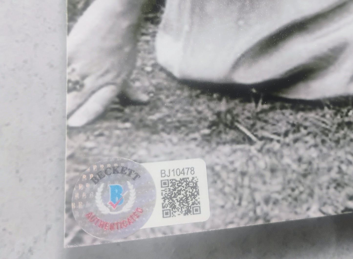 Jane Seymour Hand Signed Autograph 8x10 Photo BAS COA James Bond