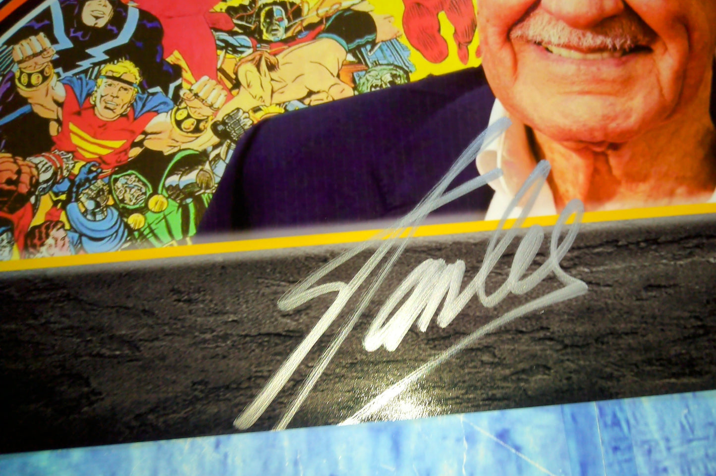 Stan Lee Hand Signed Autograph 8x10 Photo COA