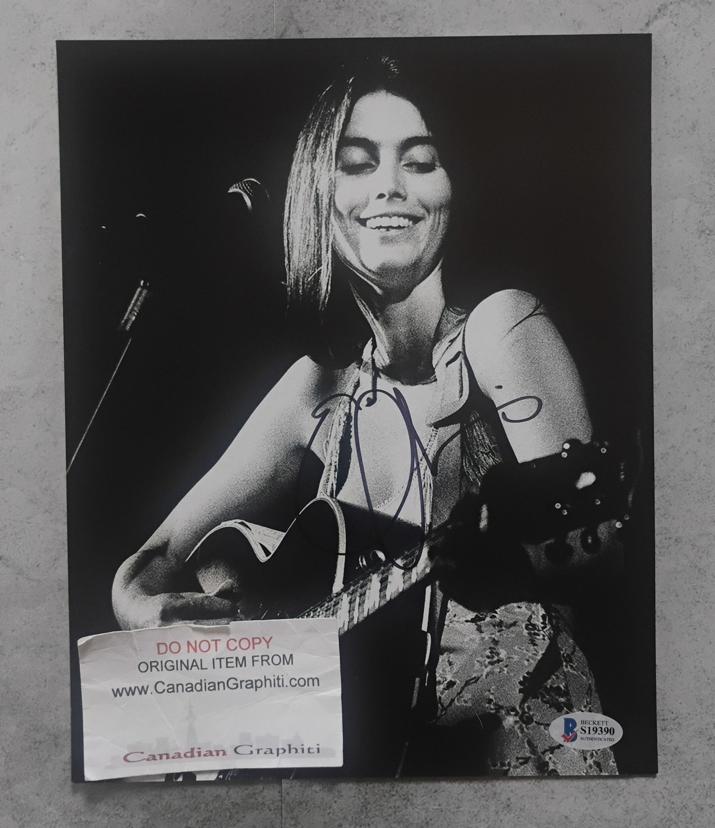 Emmylou Harris Hand Signed Autograph 8x10 Photo BAS COA