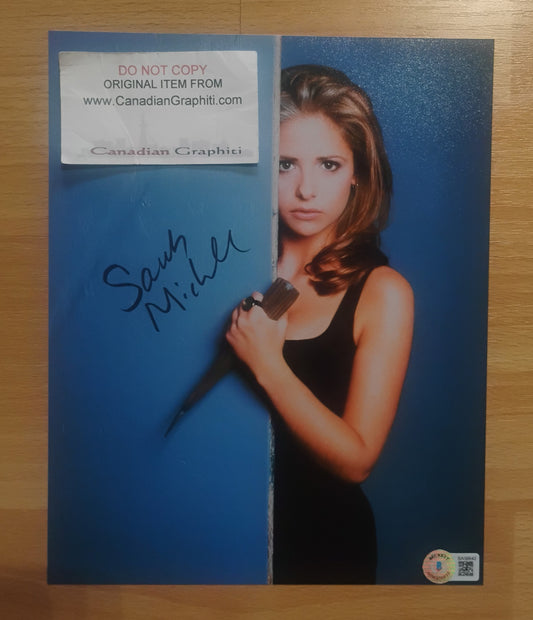 Sarah Michelle Gellar Hand Signed Autograph 8x10 Photo BAS COA
