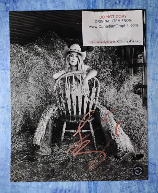 Lainey Wilson Hand Signed Autograph 8x10 Photo COA