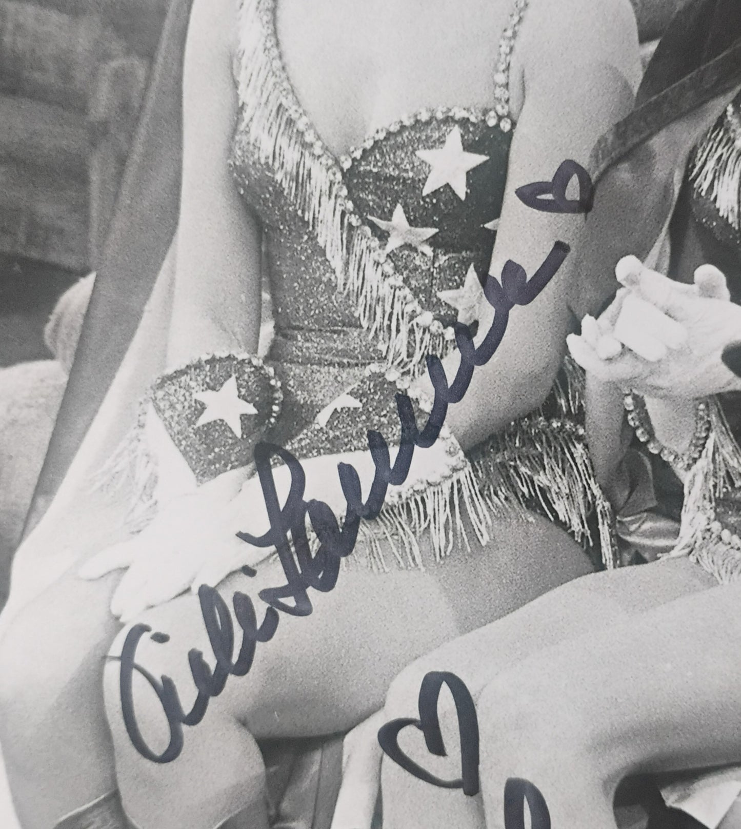 Vicki Lawrence & Carol Burnett Hand Signed Autograph 8x10 Photo BAS COA