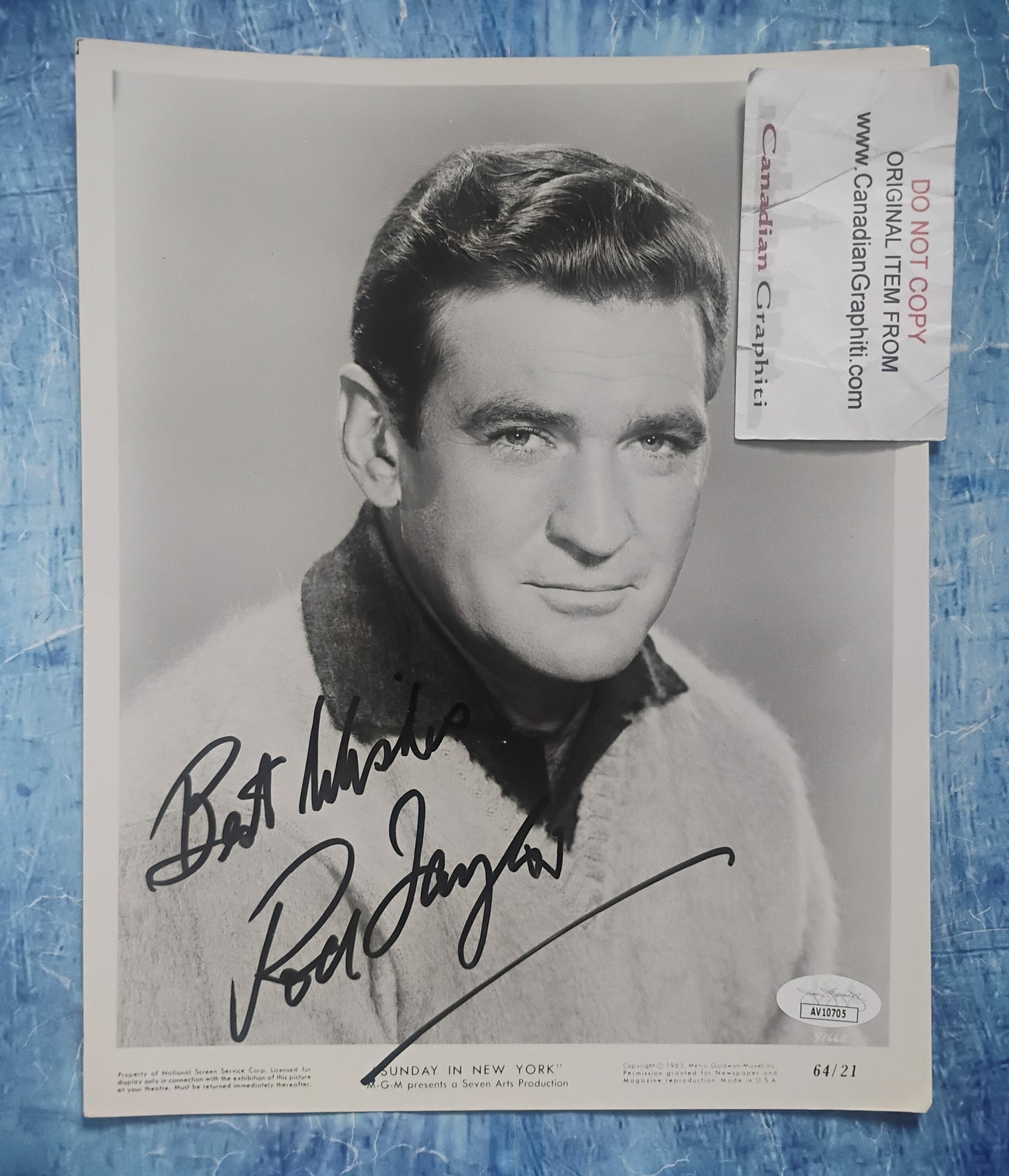 Rod Taylor Hand Signed Autograph 8x10 Photo JSA COA