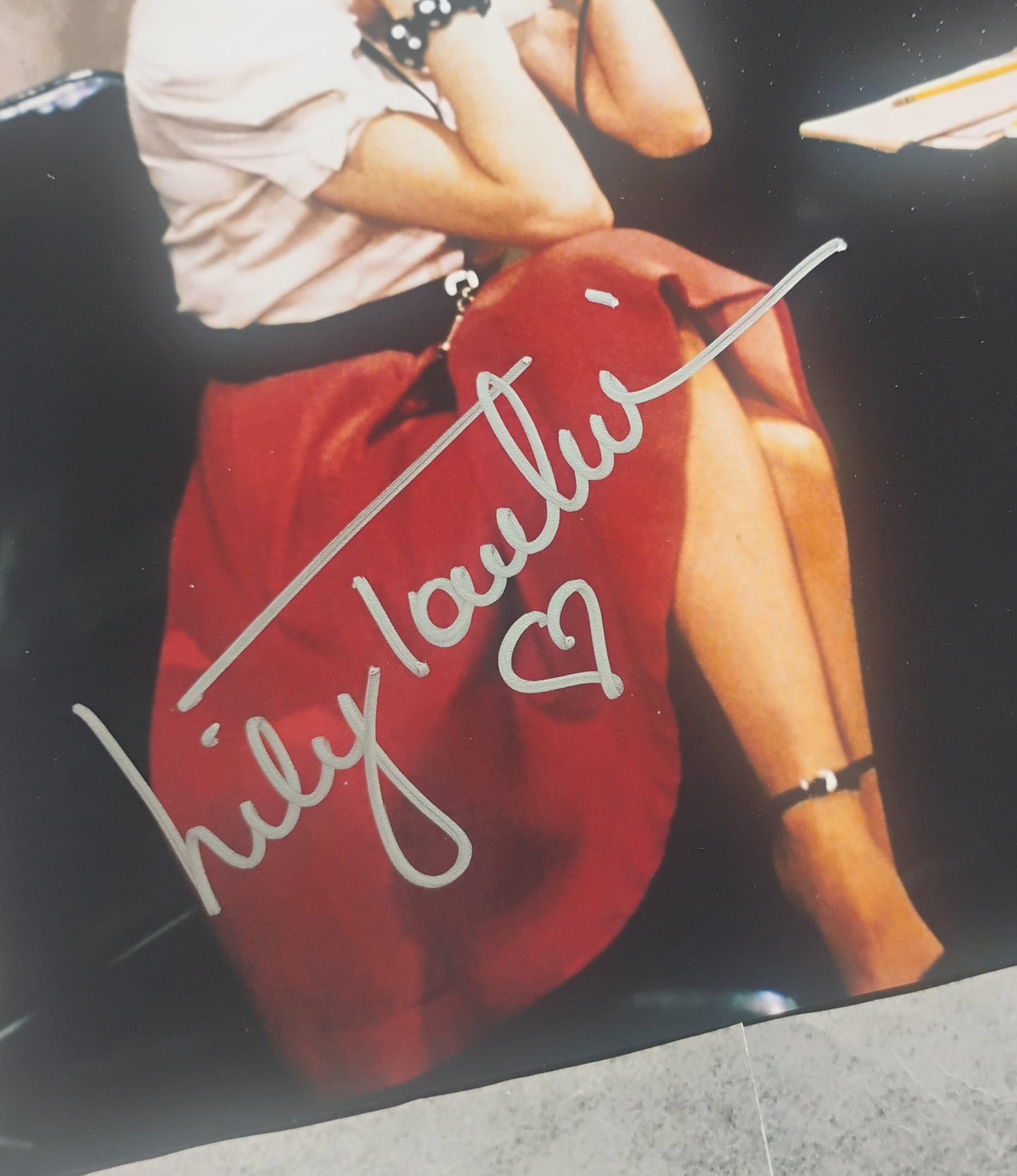 Lily Tomlin Hand Signed Autograph 8x10 Photo BAS COA