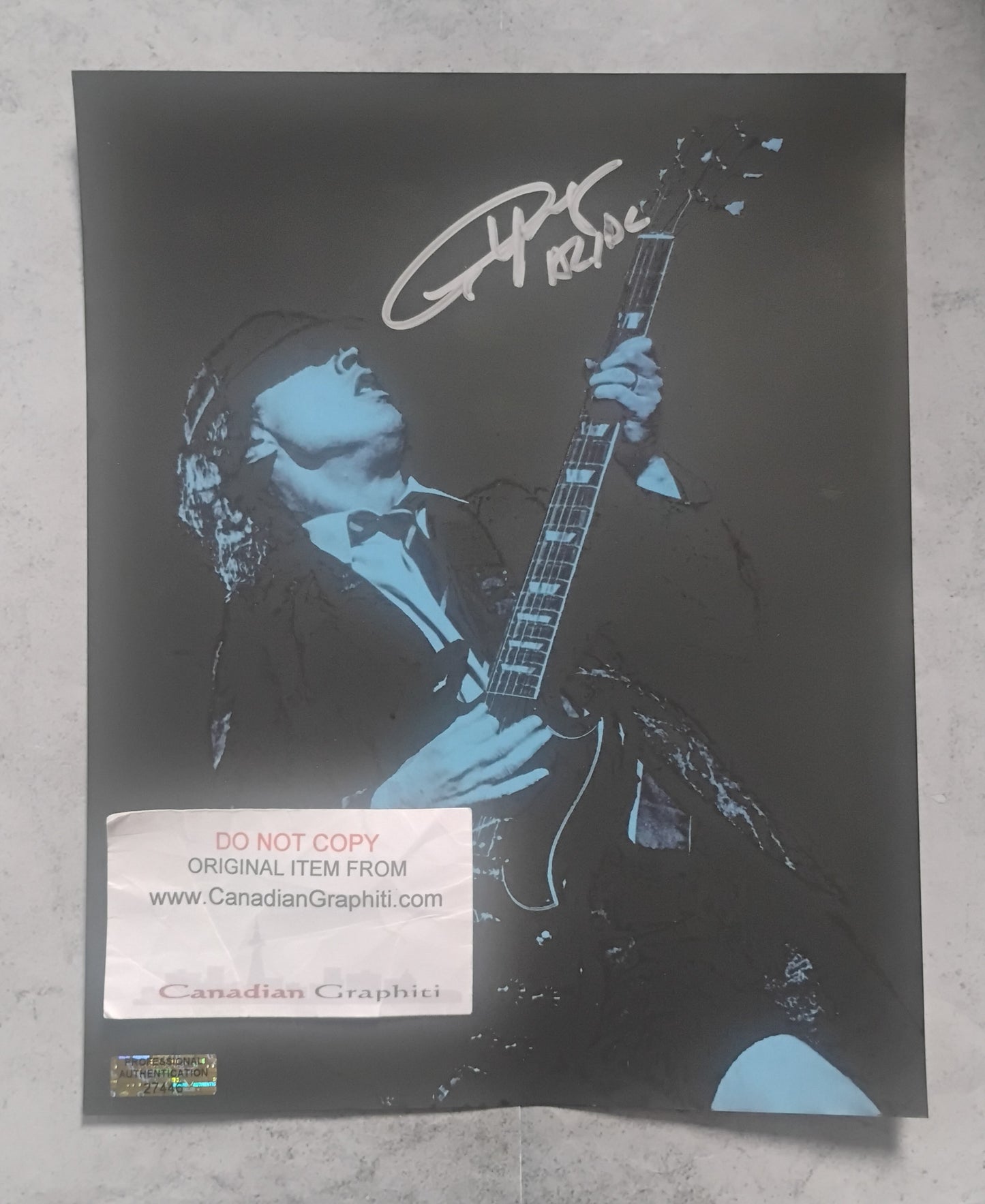 Angus Young AC/DC Hand Signed Autograph 8x10 Photo COA