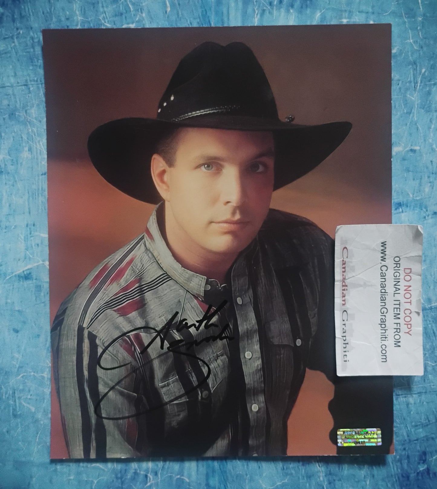 Garth Brooks Hand Signed Autograph 8x10 Photo COA