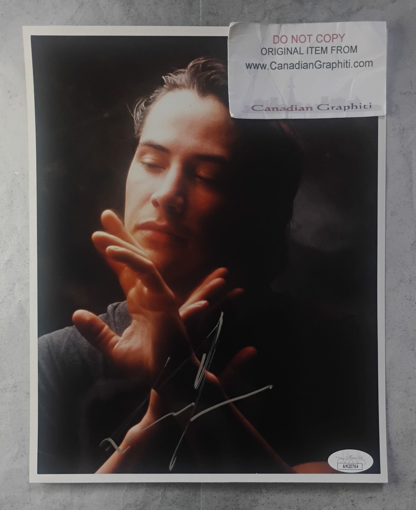 Keanu Reeves Hand Signed Autograph 8x10 Photo JSA COA
