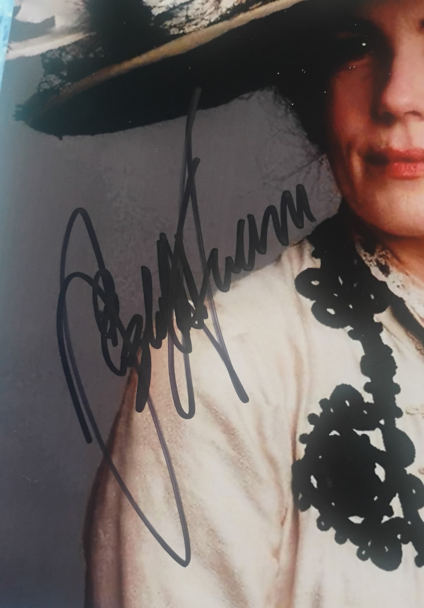 Elizabeth McGovern Hand Signed Autograph 8x10 Photo COA