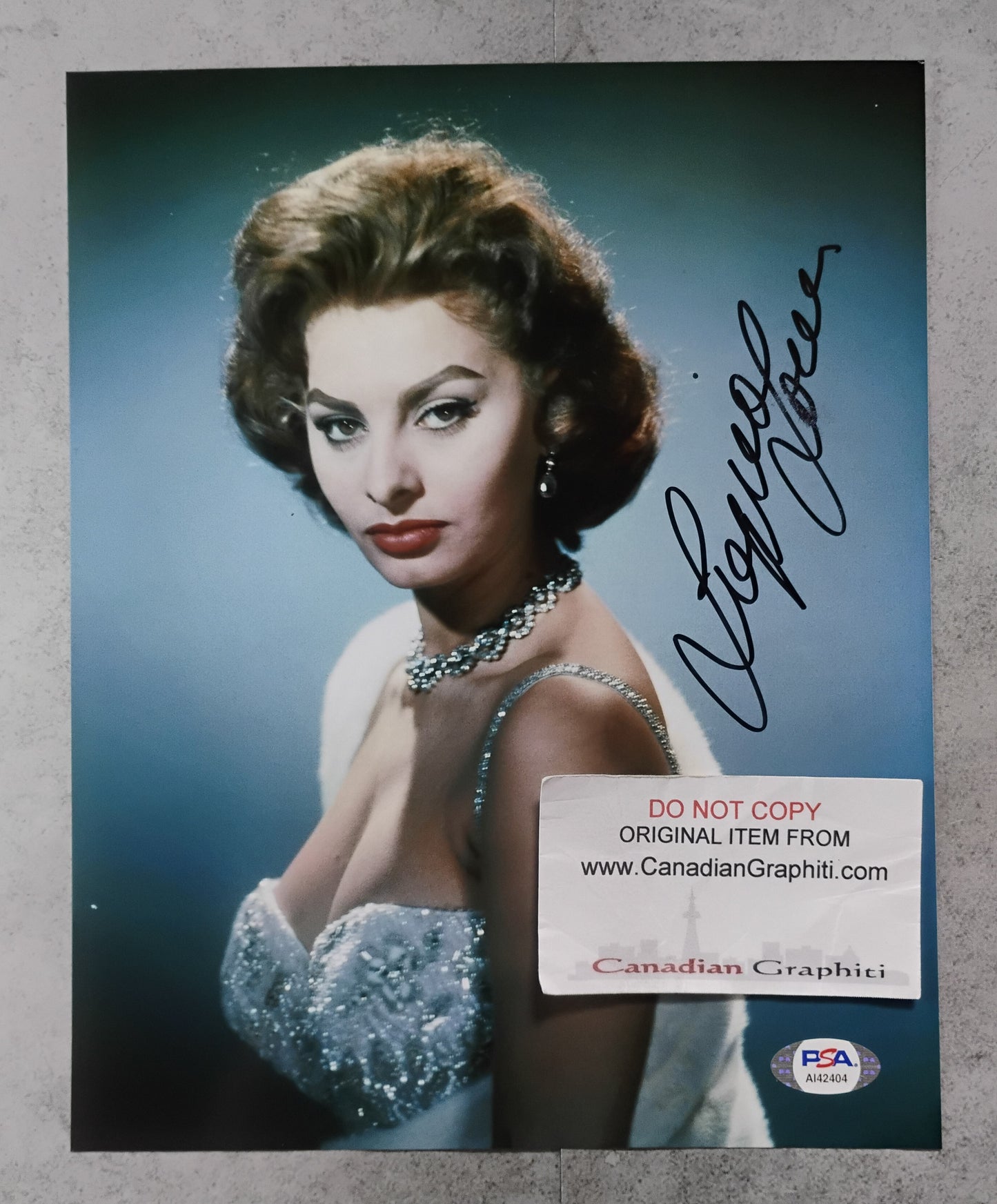 Sophia Loren Hand Signed Autograph 8x10 Photo PSA COA