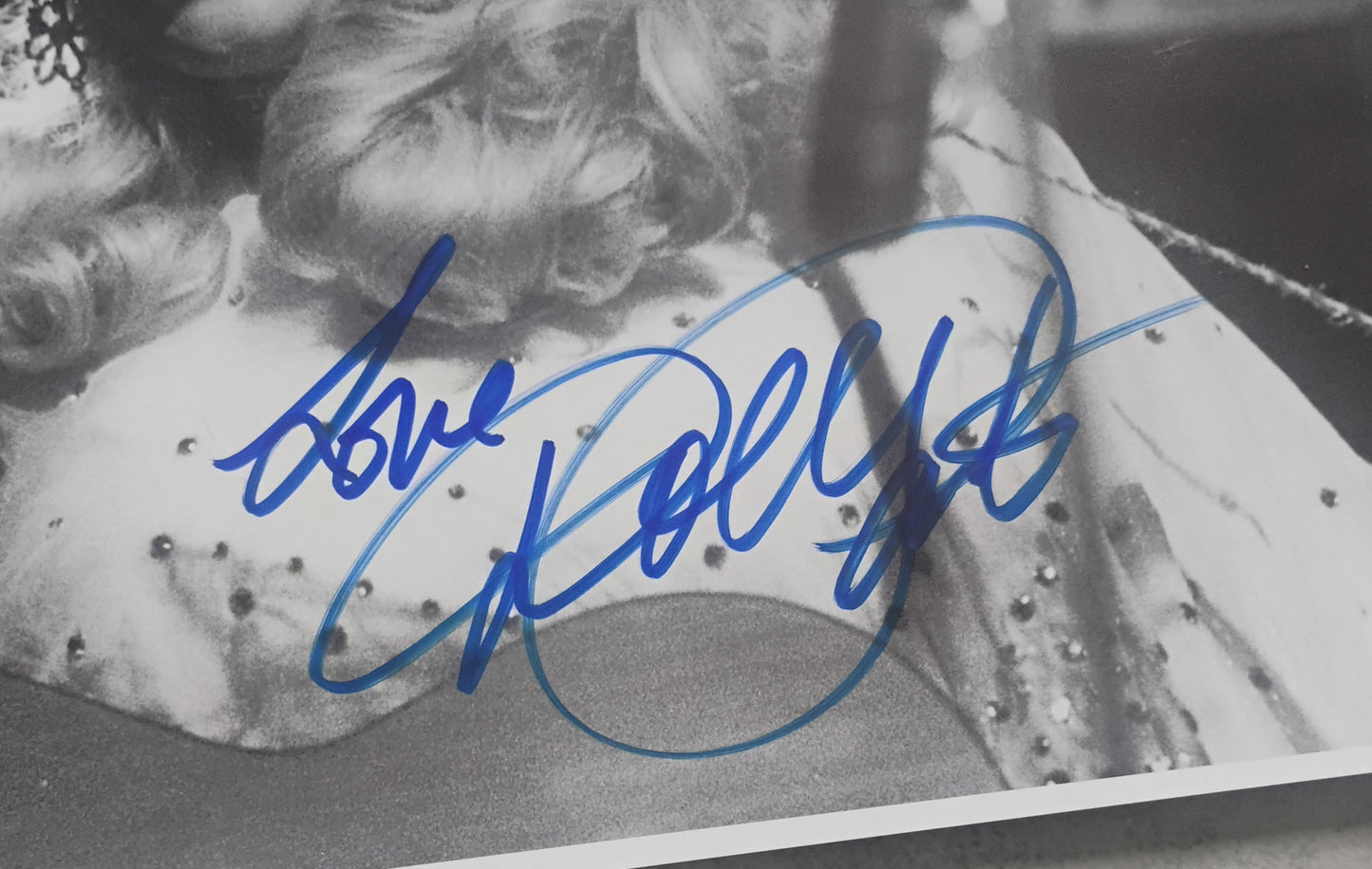 Dolly Parton Hand Signed Autograph 8x10 Photo COA