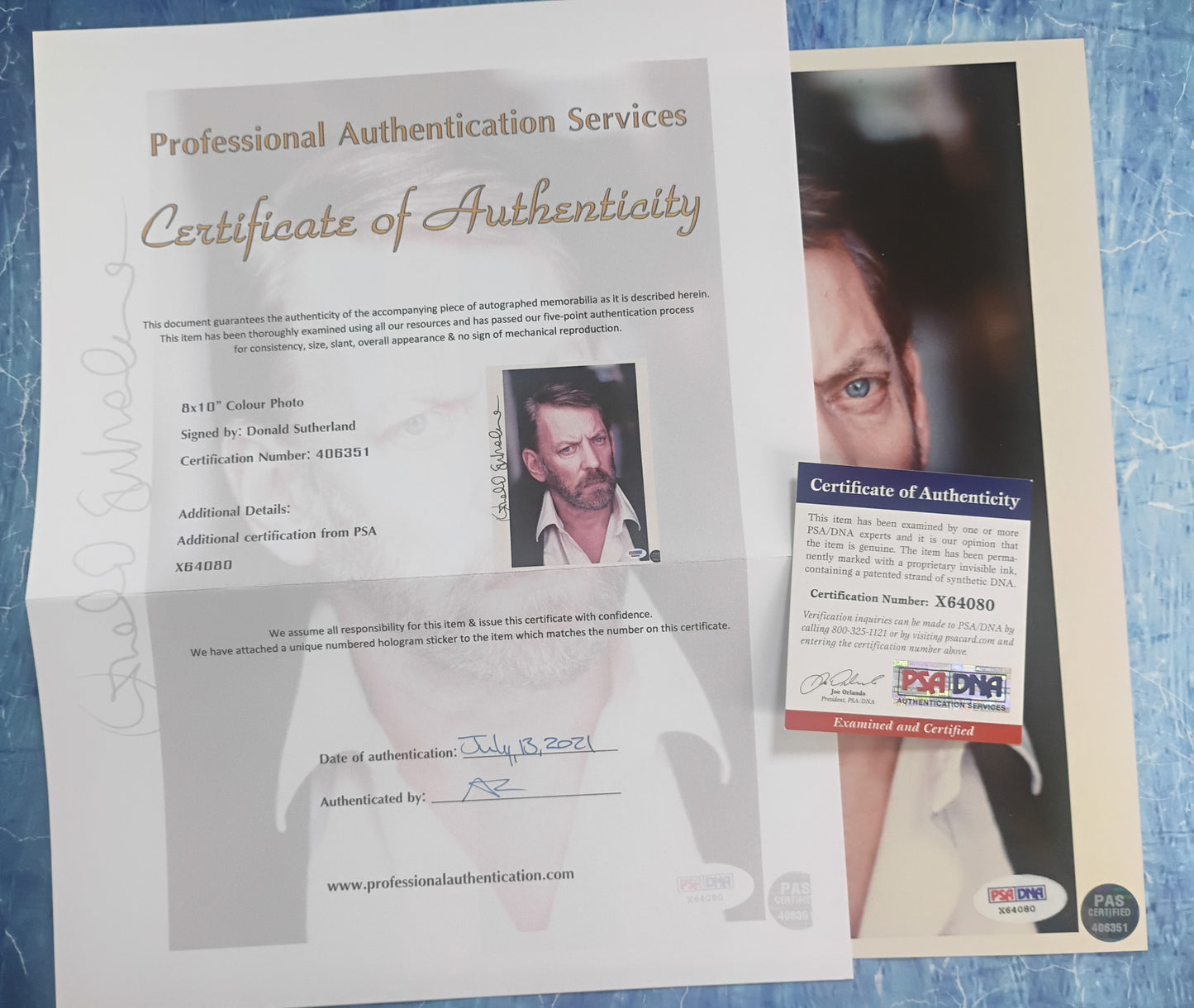 Donald Sutherland Hand Signed Autograph 8x10 Photo PSA COA