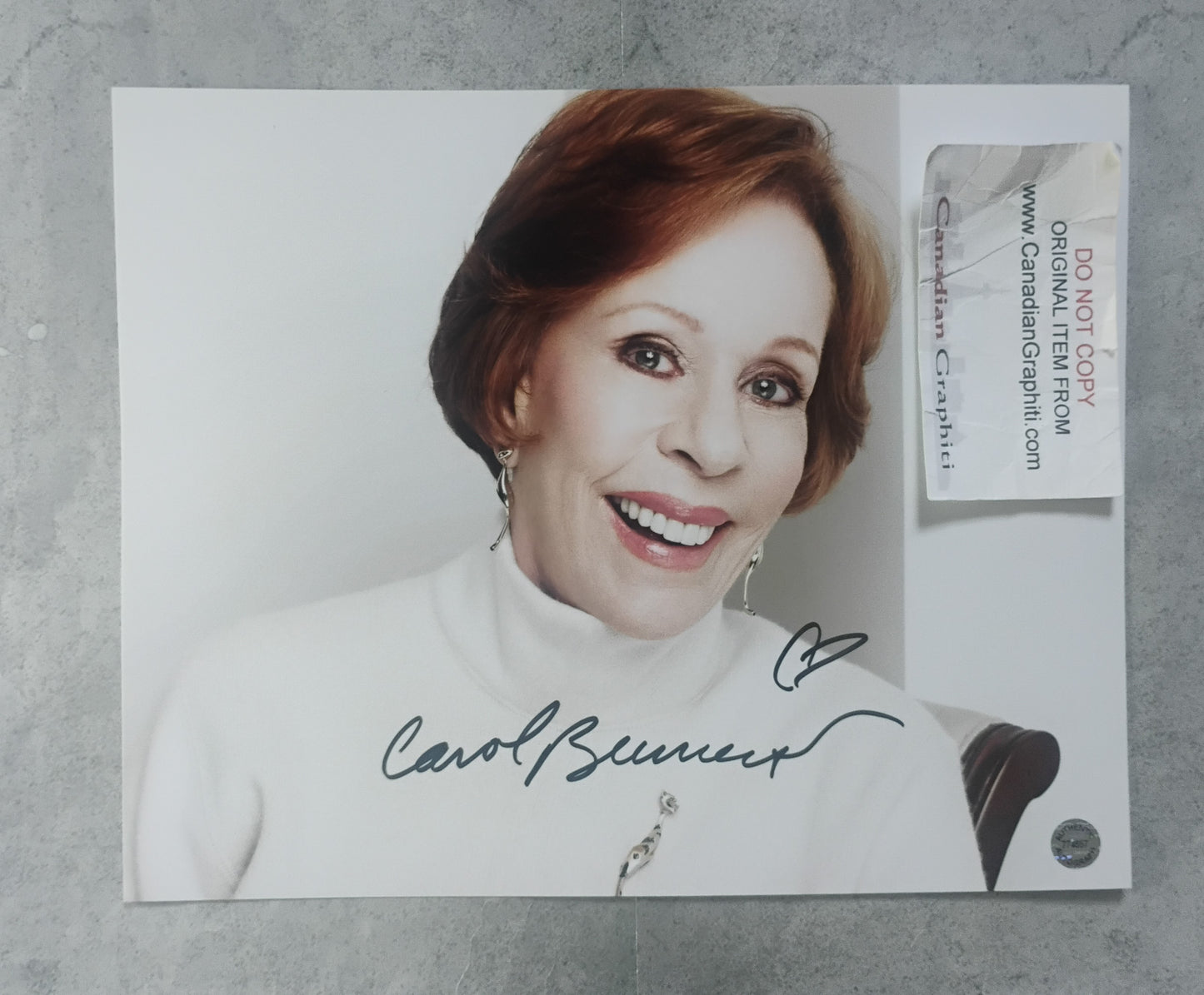 Carol Burnett Hand Signed Autograph 8x10 Photo COA