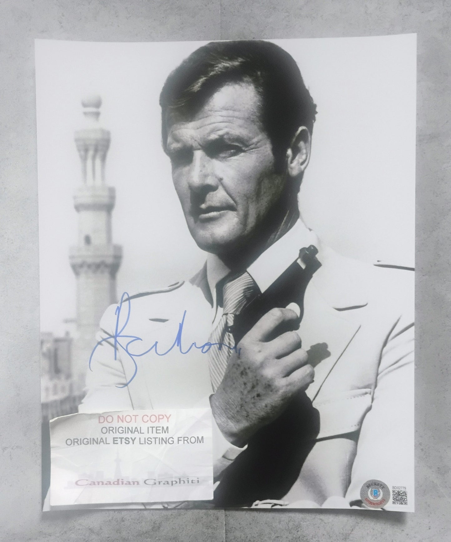 Roger Moore Hand Signed Autograph 8x10 Photo BAS COA James Bond