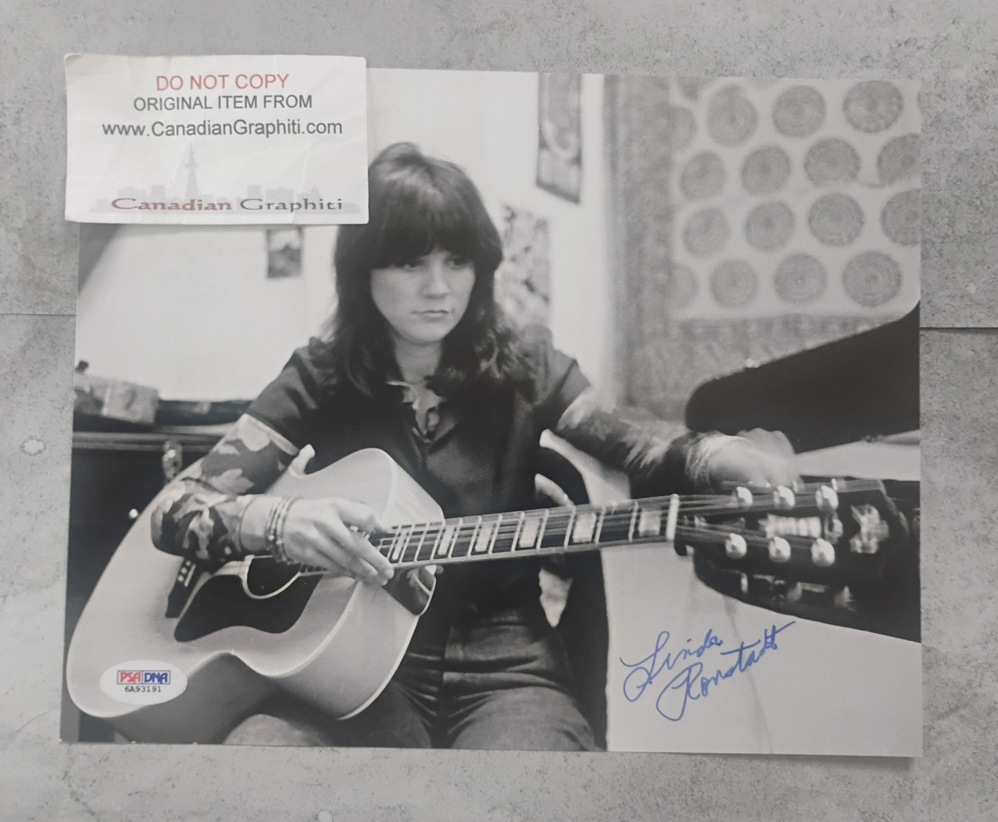 Linda Ronstadt Hand Signed Autograph 8x10 Photo PSA COA