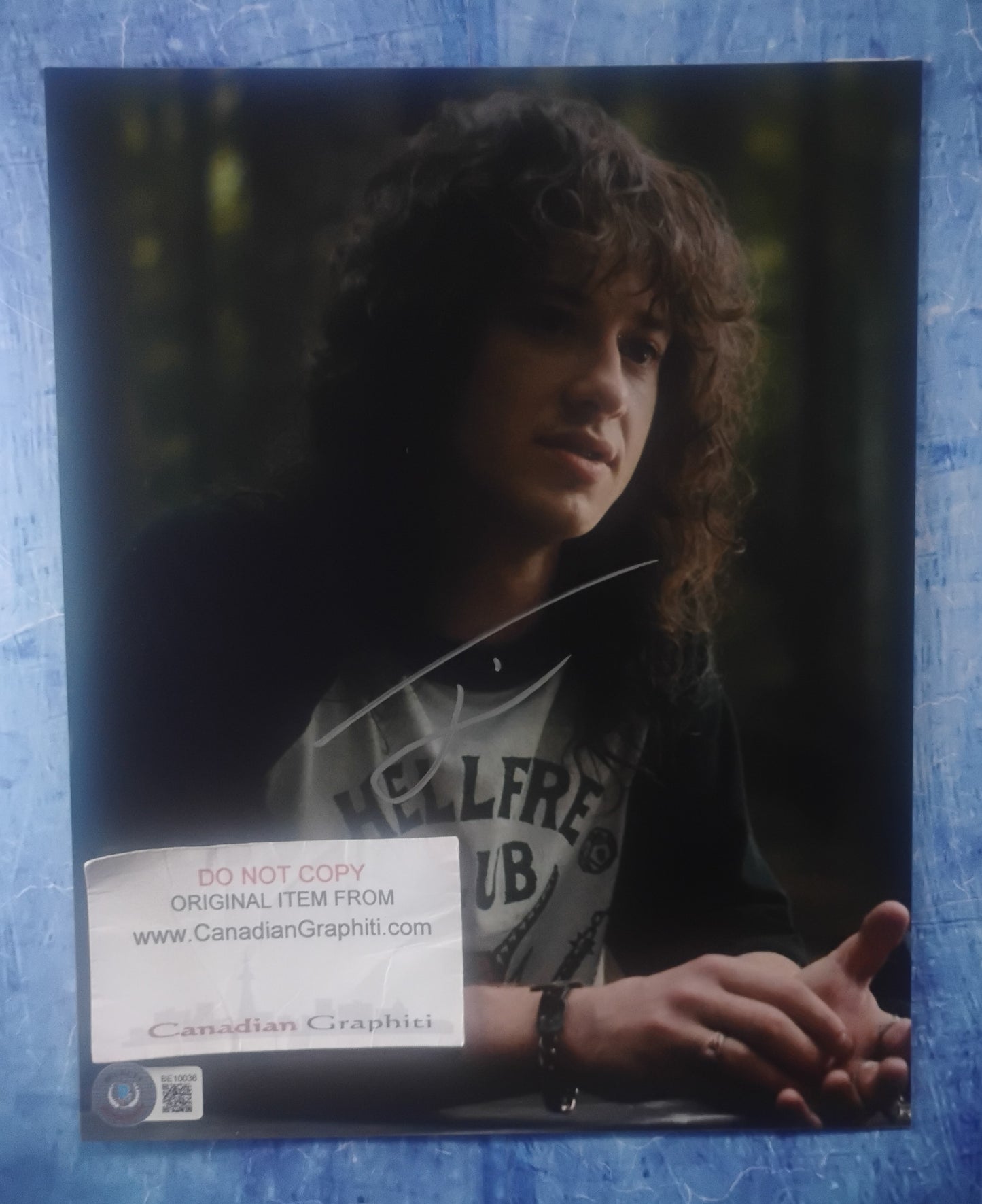 Joseph Quinn Hand Signed Autograph 8X10 Photo BAS COA Stranger Things