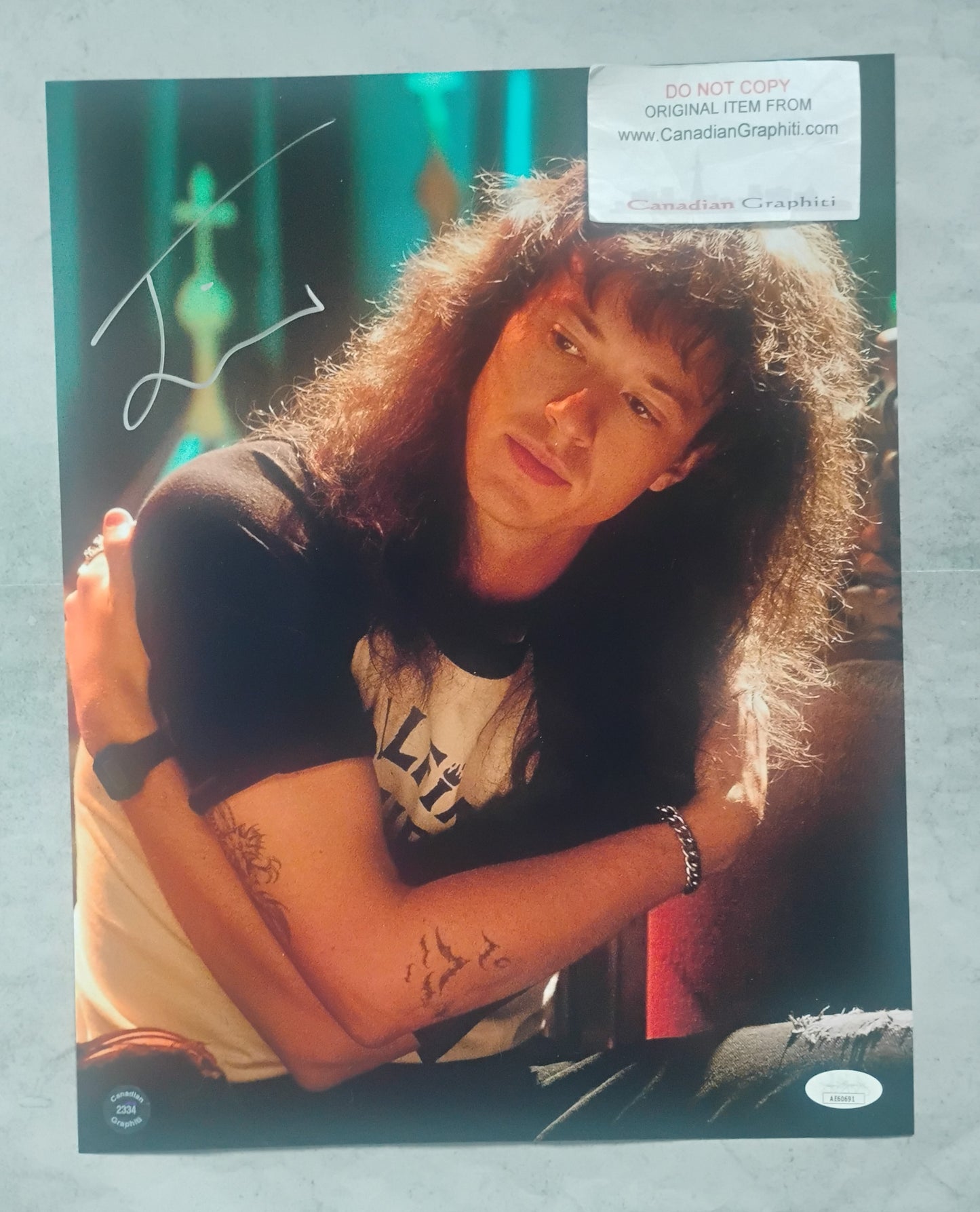 Joseph Quinn Hand Signed Autograph 11x14 Photo JSA COA Stranger Things