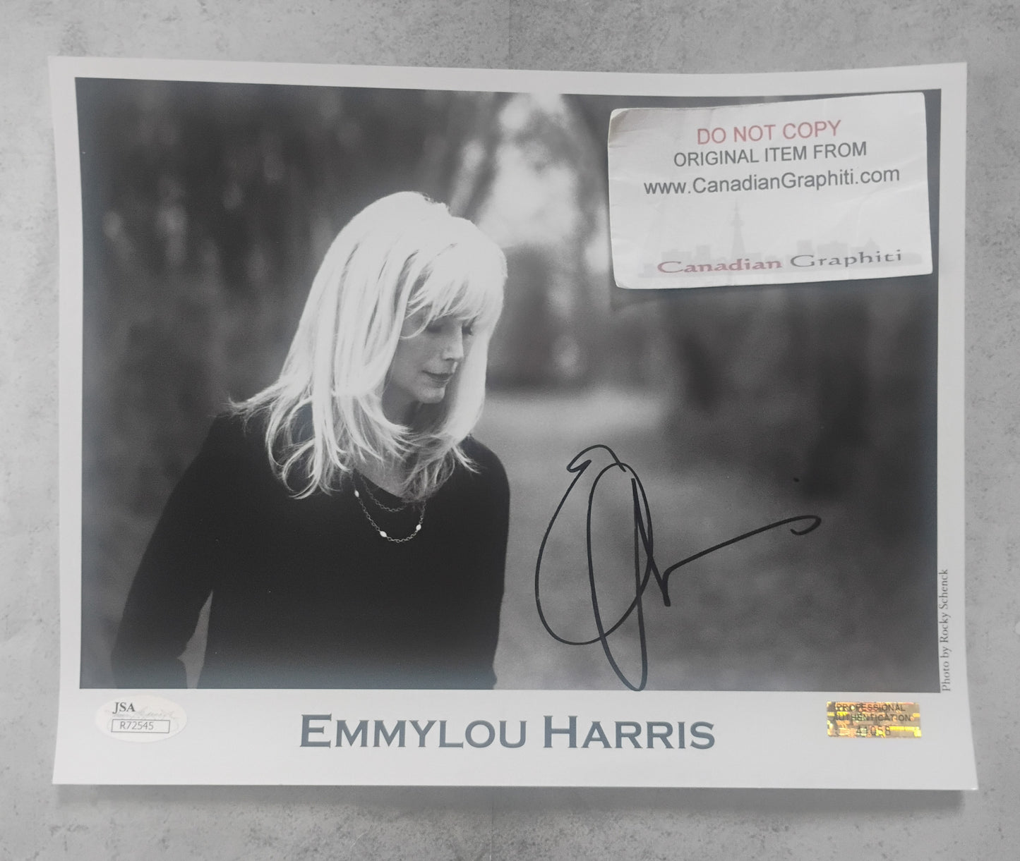 Emmylou Harris Hand Signed Autograph 8x10 Photo JSA COA