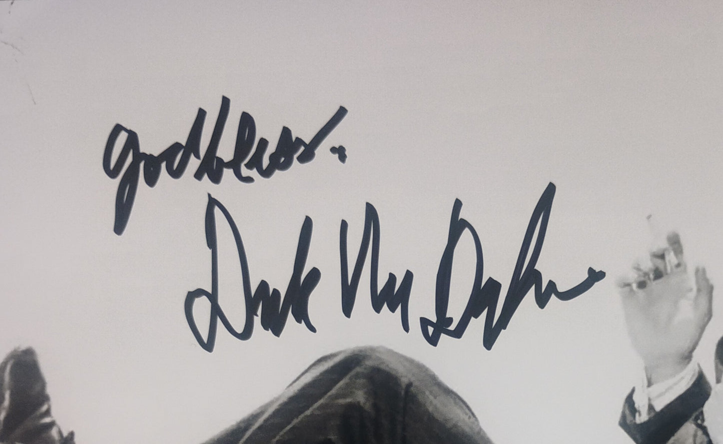 Dick Van Dyke Hand Signed Autograph 8x10 Photo COA