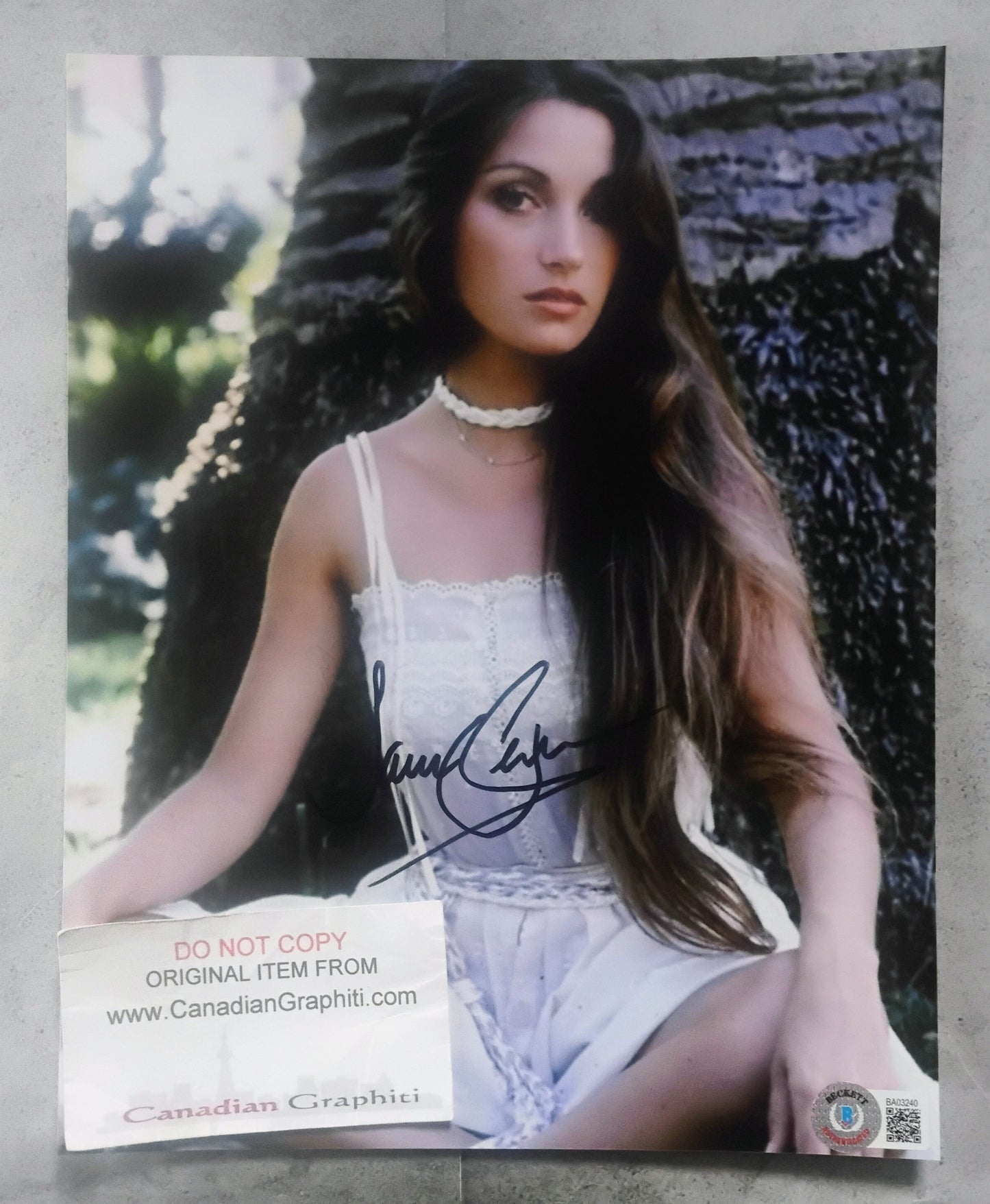 Jane Seymour Hand Signed Autograph 8x10 Photo BAS COA James Bond