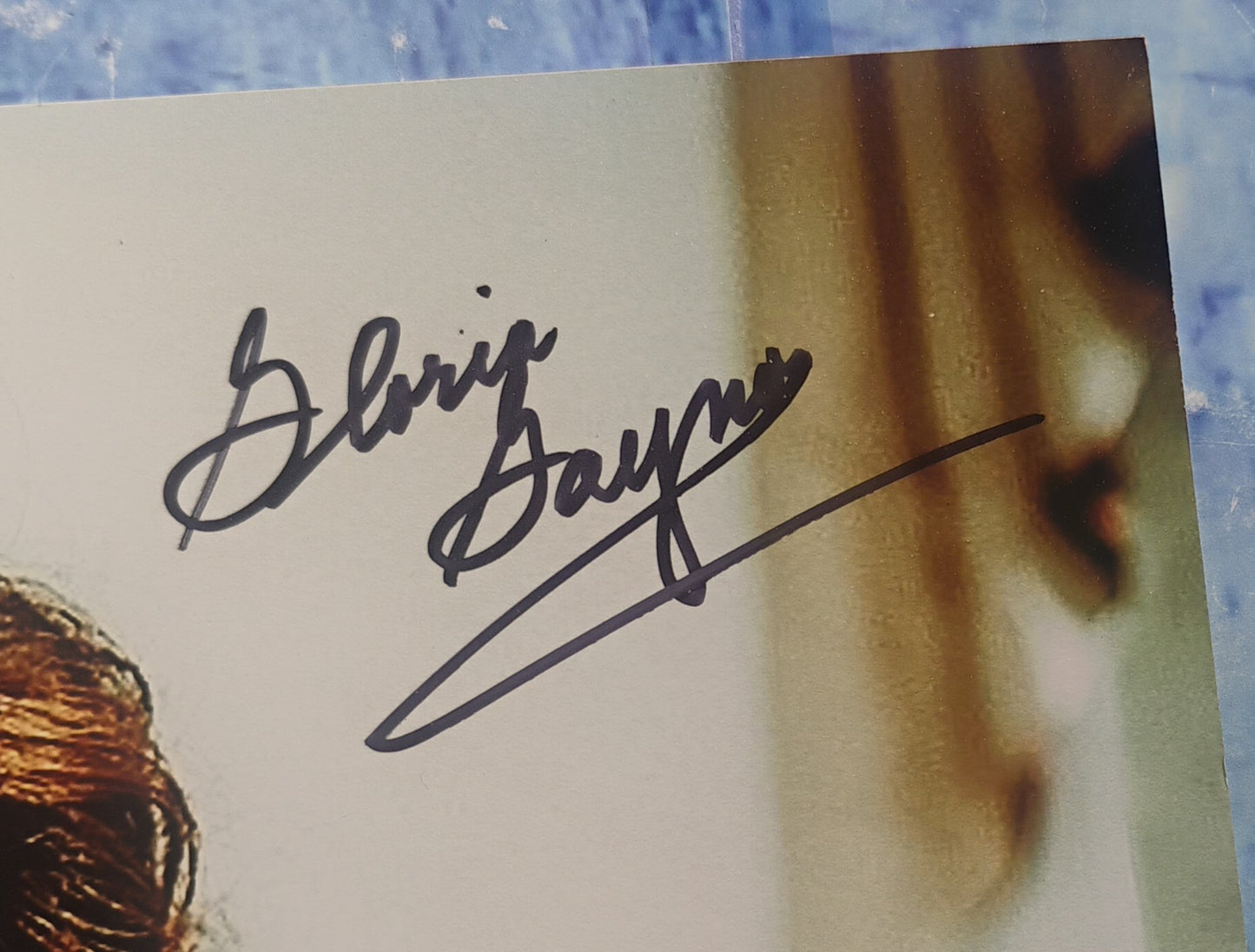 Gloria Gaynor Hand Signed Autograph 8x10 Photo PSA COA