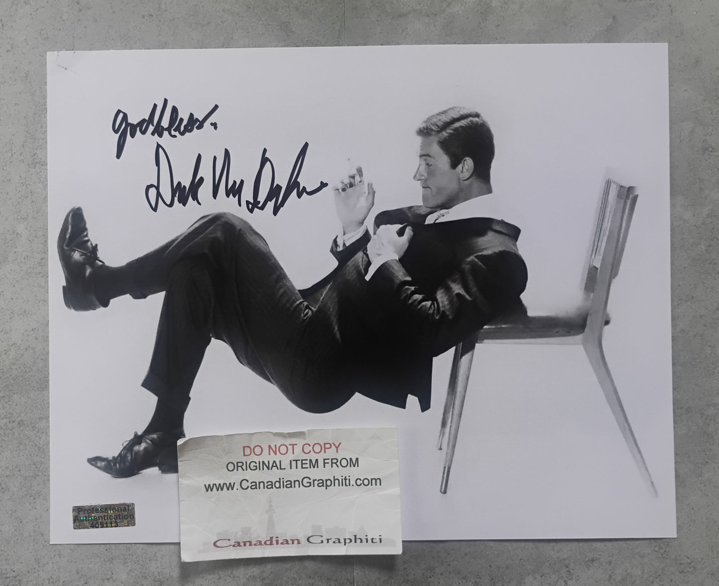 Dick Van Dyke Hand Signed Autograph 8x10 Photo COA