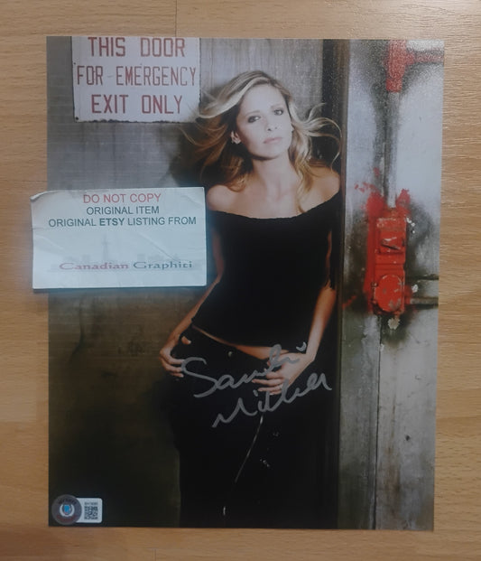 Sarah Michelle Gellar Hand Signed Autograph 8x10 Photo BAS COA