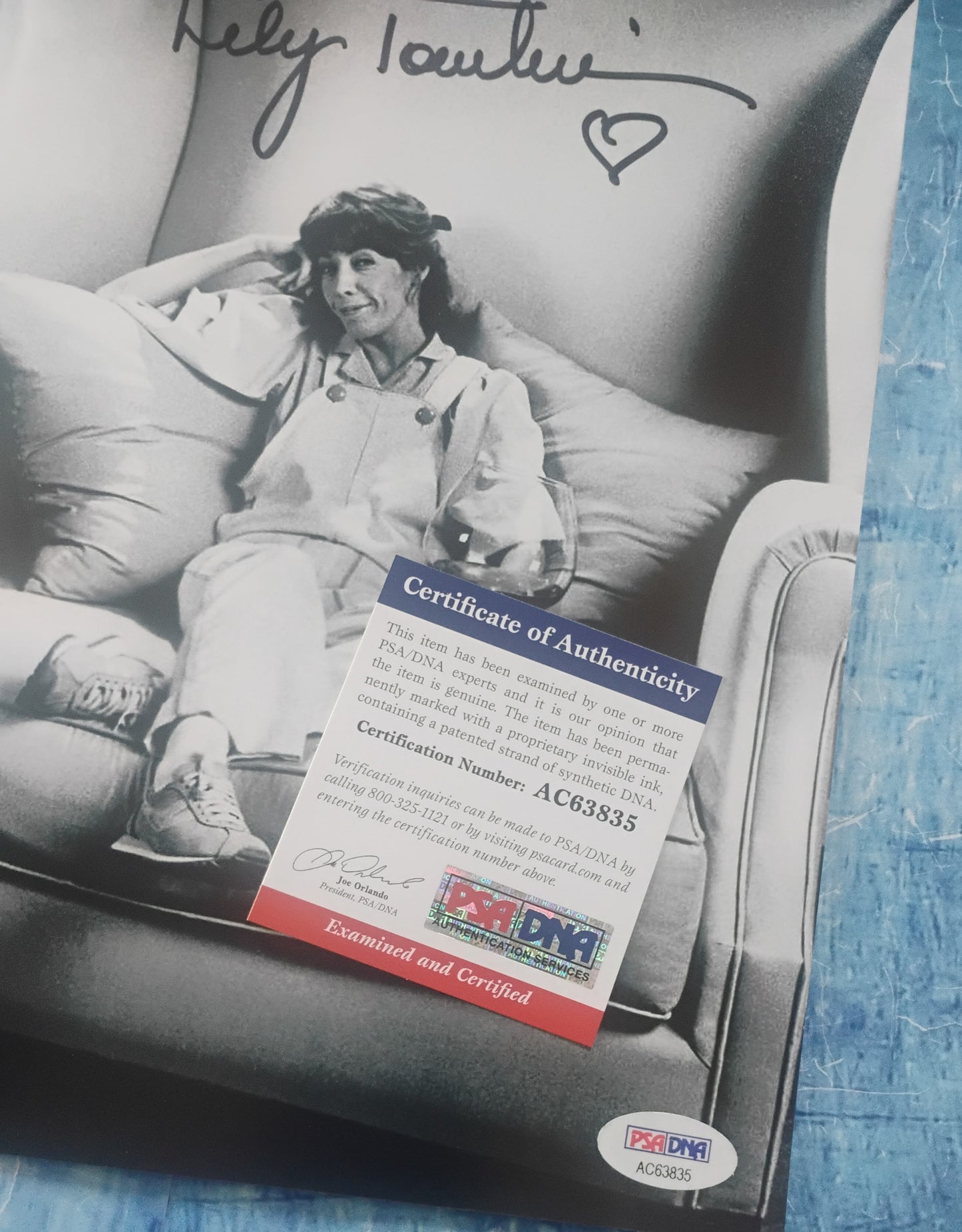 Lily Tomlin Hand Signed Autograph 8x10 Photo PSA COA Incredible Shrinking Woman