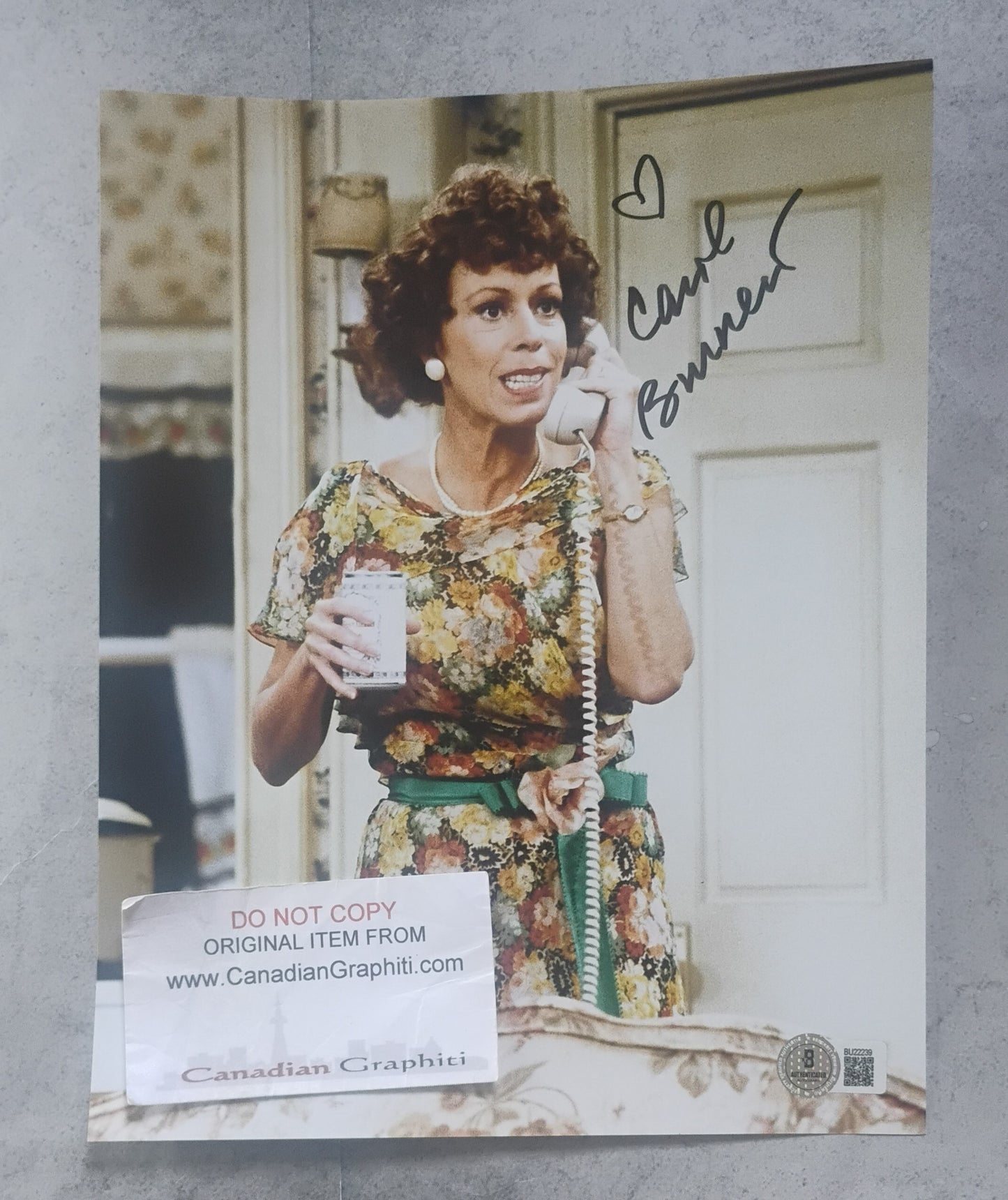 Carol Burnett Hand Signed Autograph 8x10 Photo BAS COA