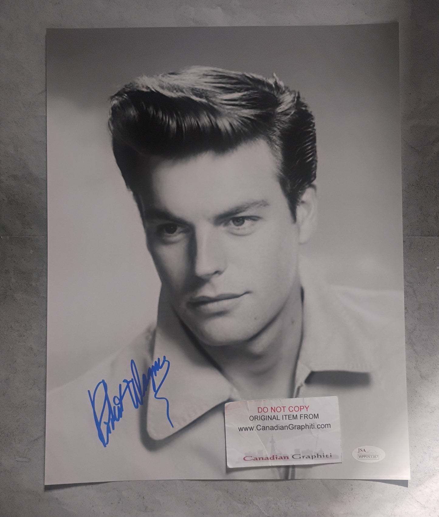 Robert Wagner Hand Signed Autograph 11x14 Photo JSA COA