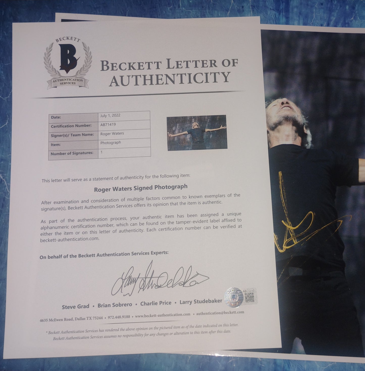 Roger Waters Hand Signed Autograph 11x17 Photo BAS COA Pink Floyd