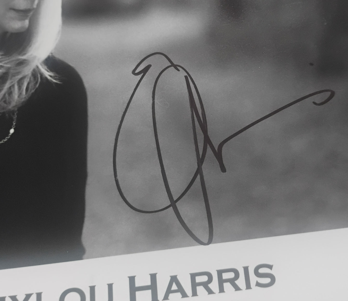 Emmylou Harris Hand Signed Autograph 8x10 Photo JSA COA