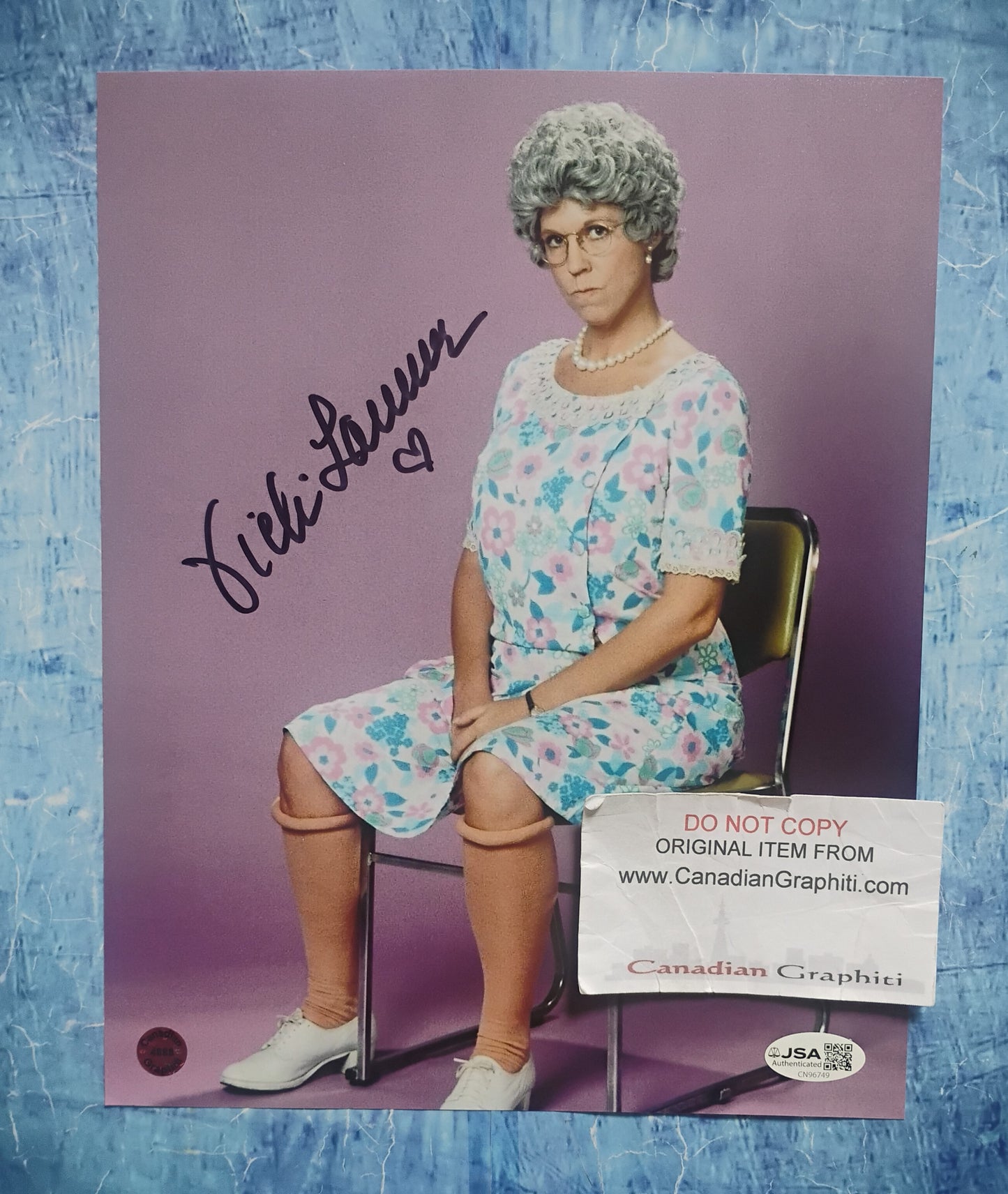 Vicki Lawrence Hand Signed Autograph 8x10 Photo JSA COA Mama's Family